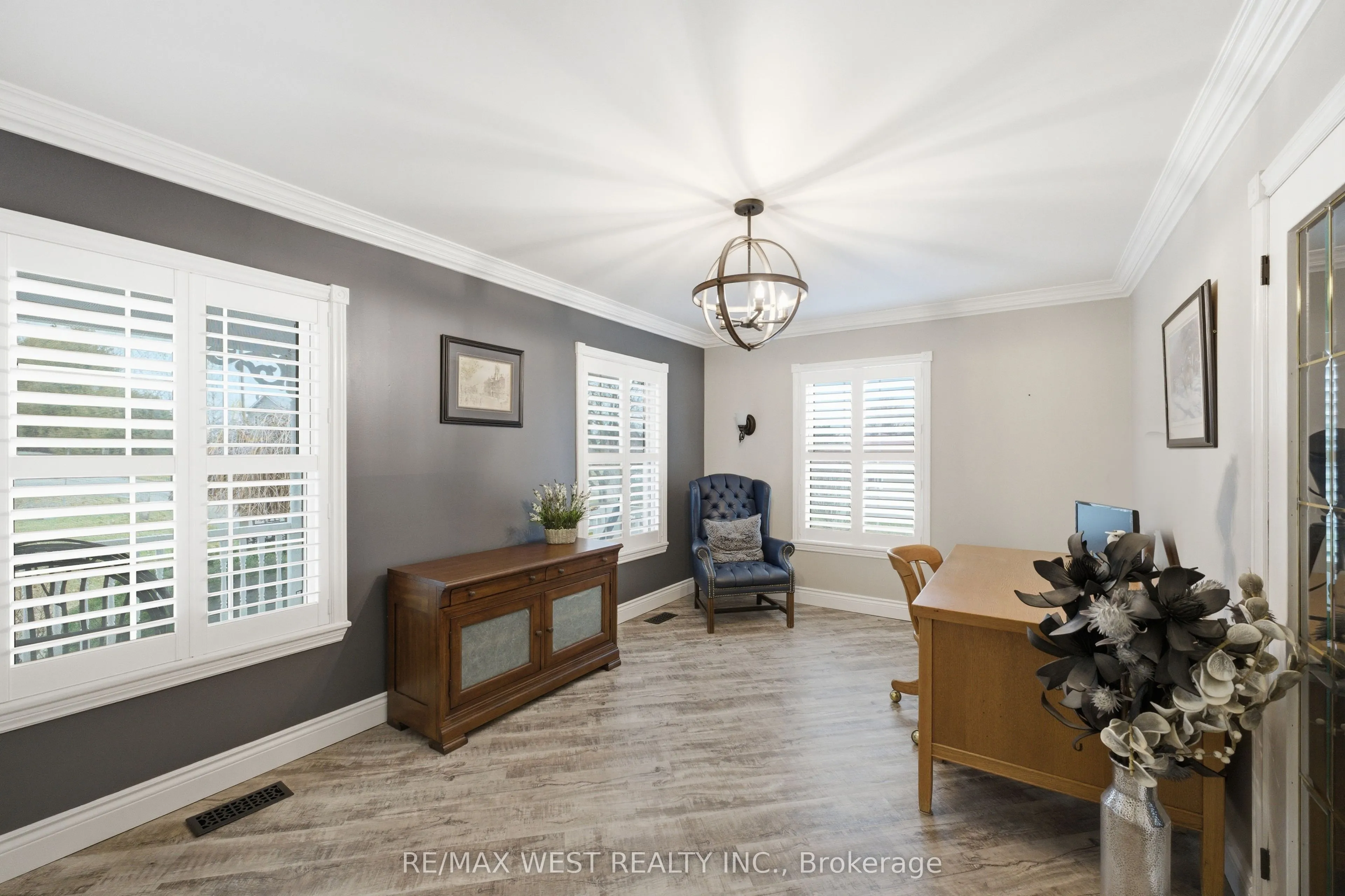 17 Forest Hill Drive