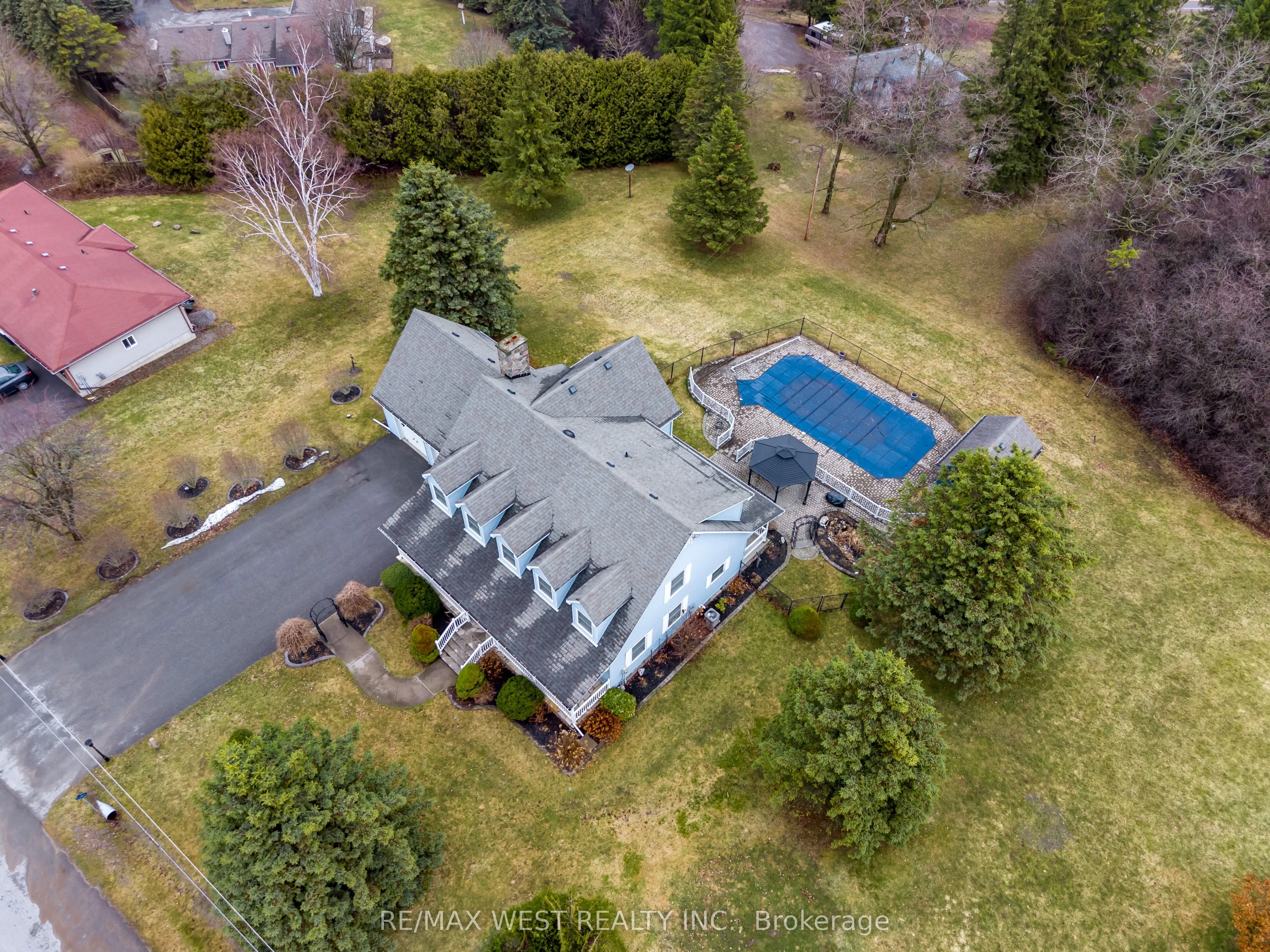 17 Forest Hill Drive