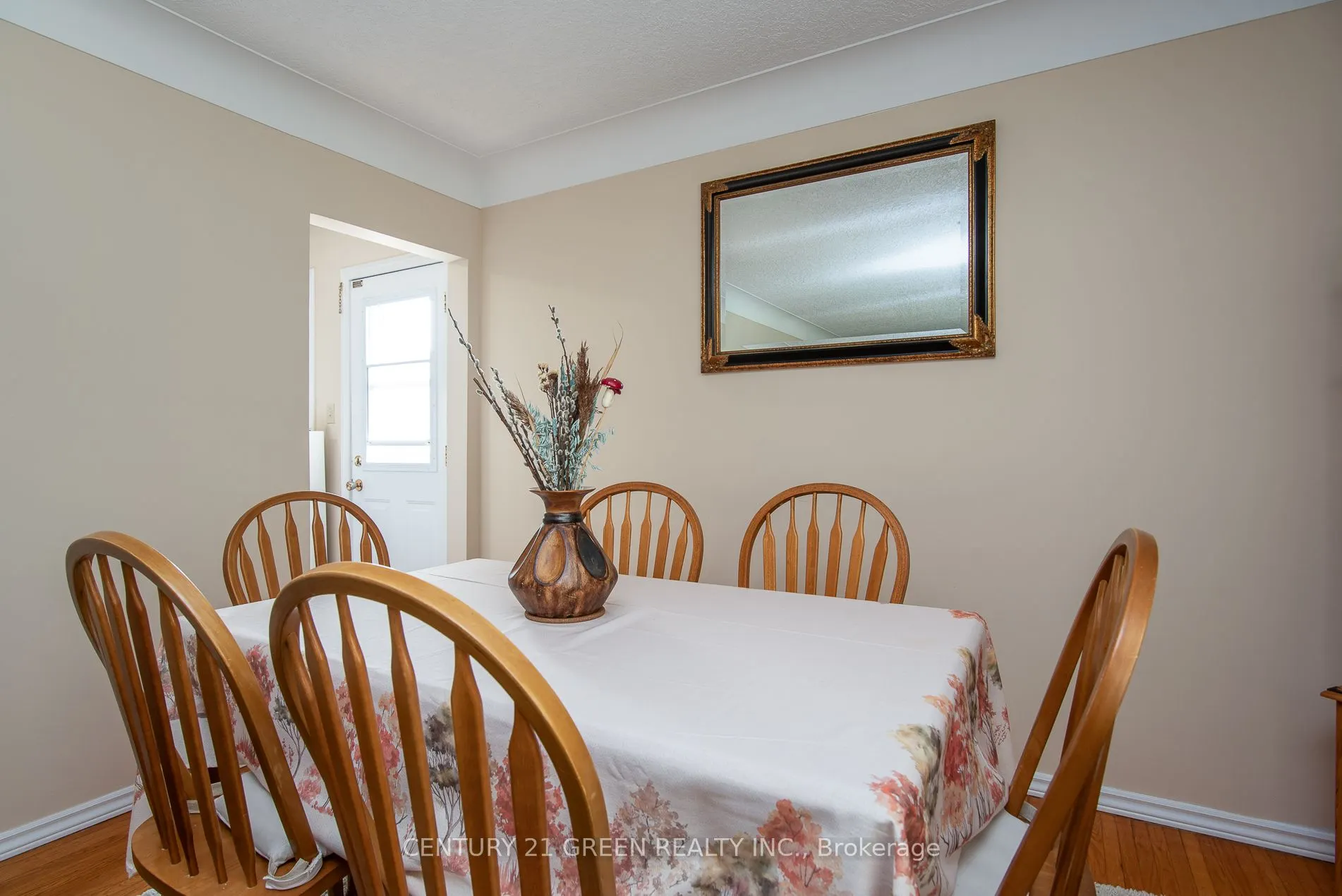 129 River Road E