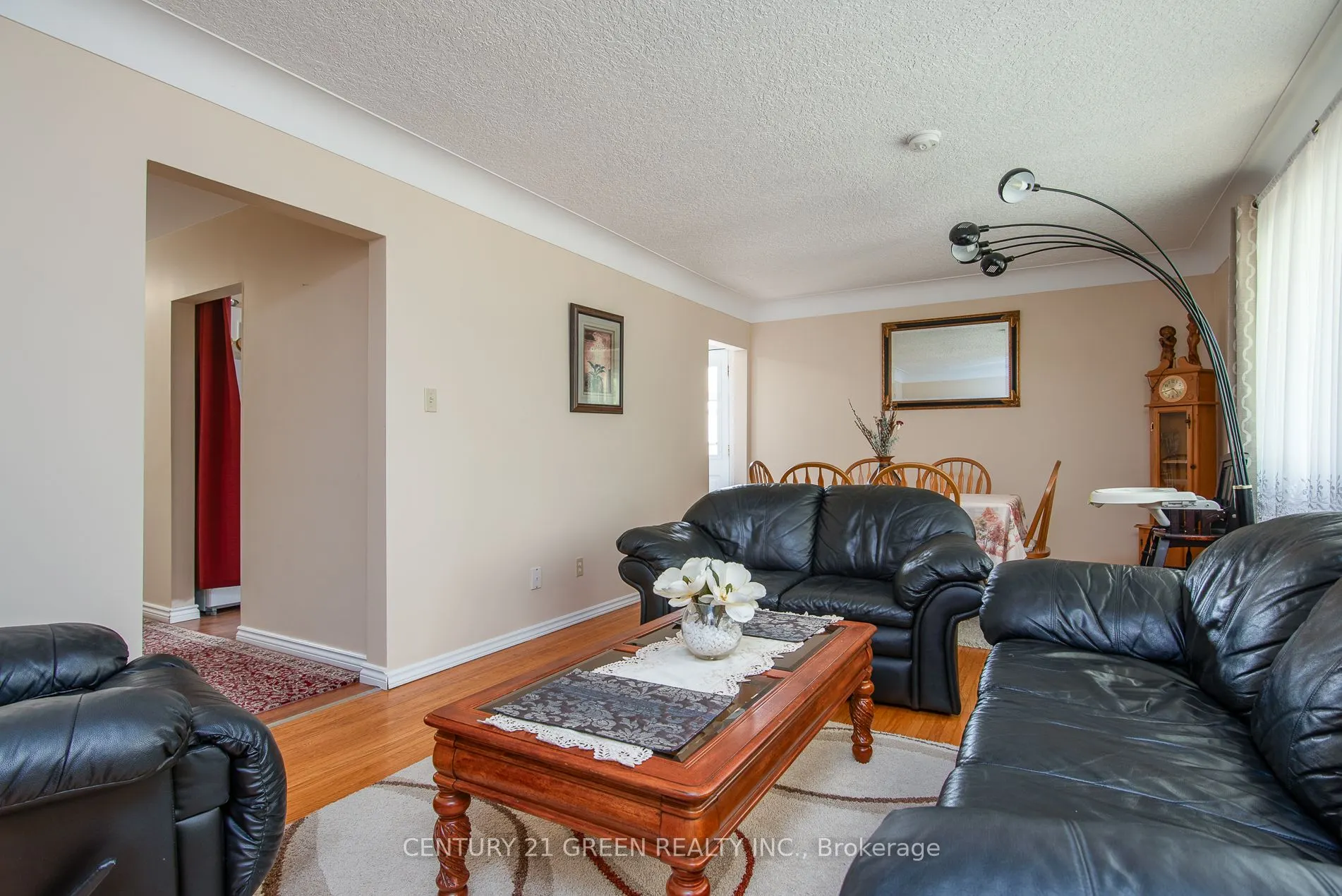 129 River Road E
