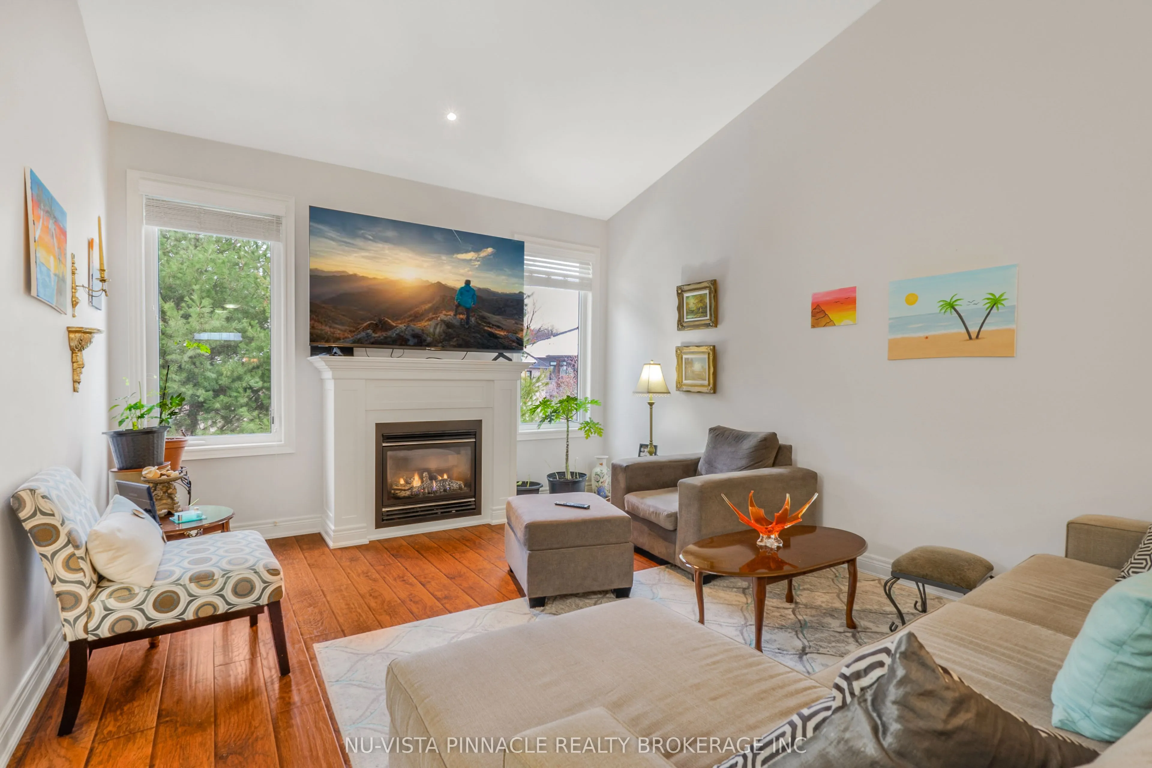 19 Hillside Drive E #10