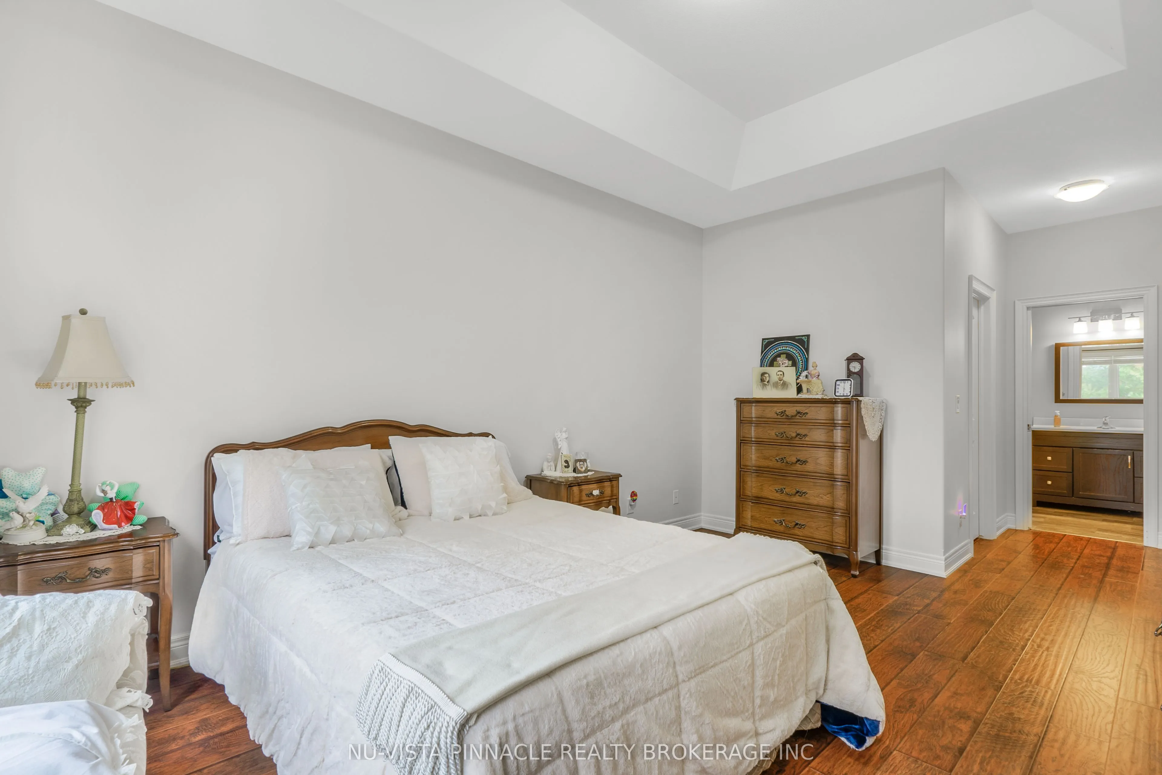 19 Hillside Drive E #10