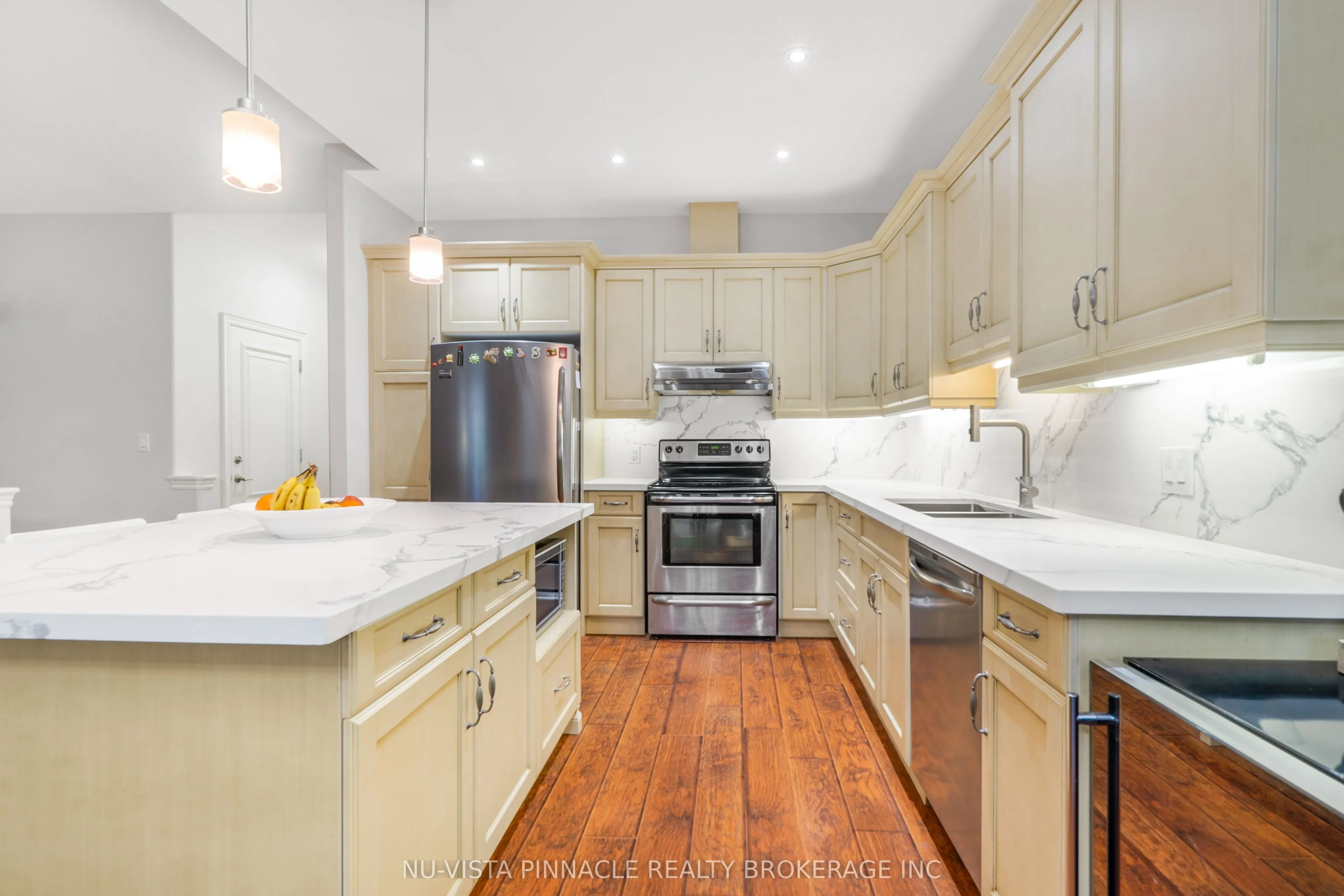 19 Hillside Drive E #10