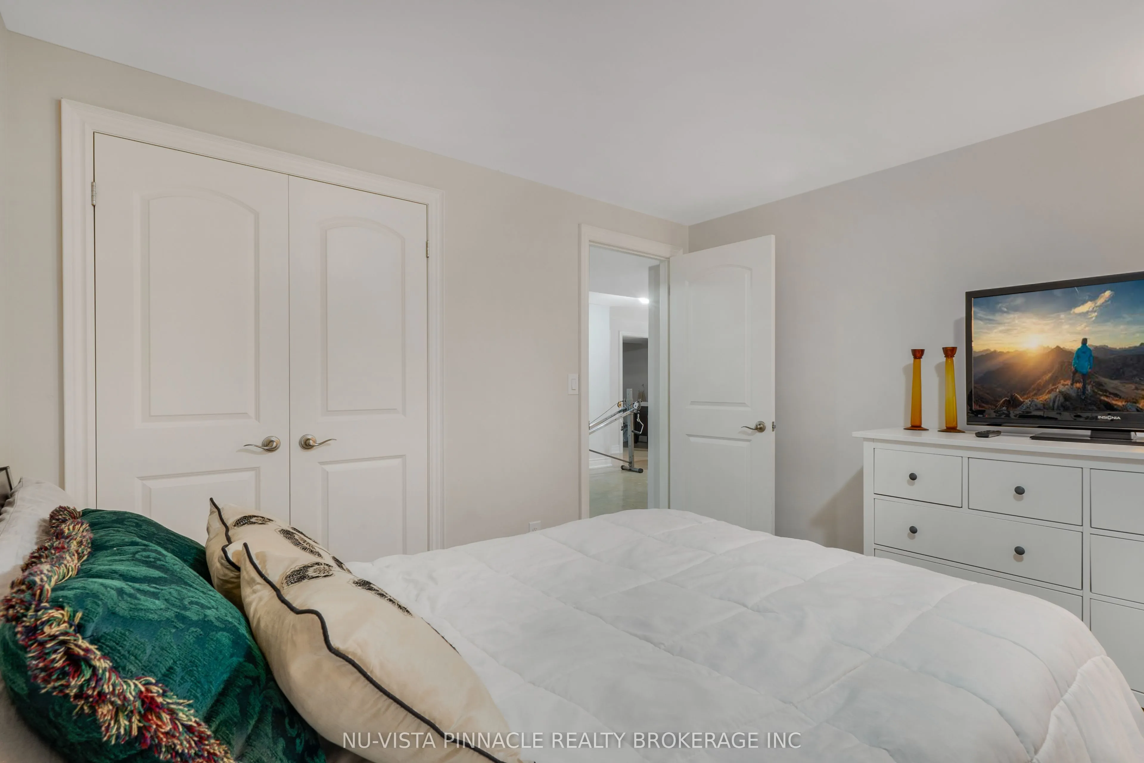 19 Hillside Drive E #10