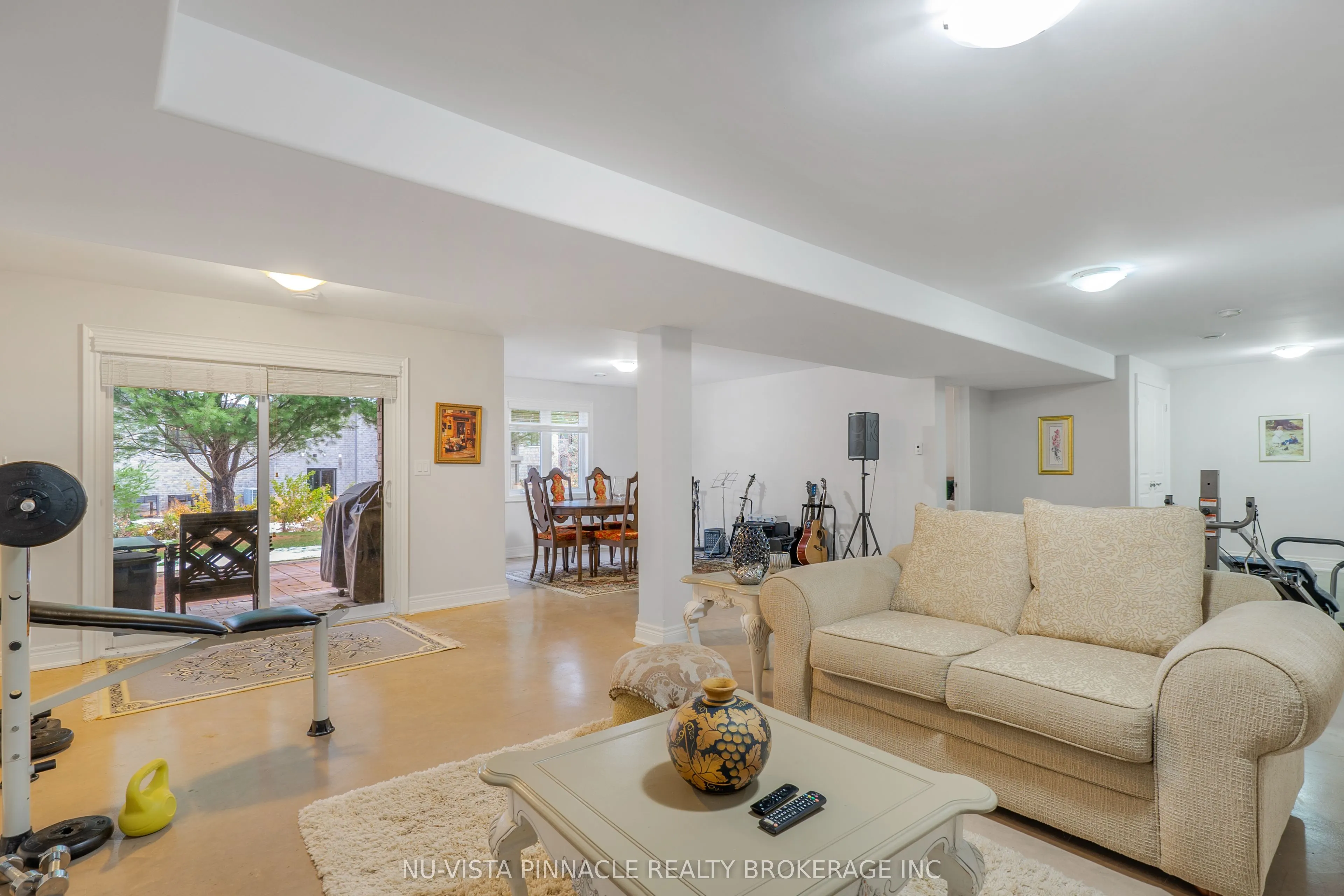 19 Hillside Drive E #10