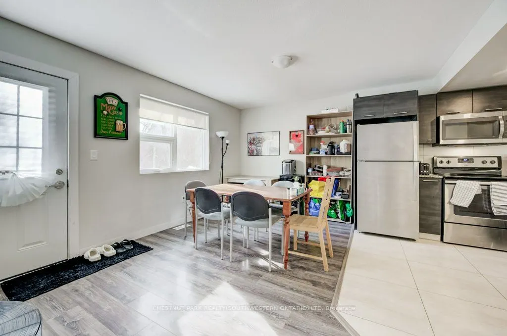 338 Albert Street #114