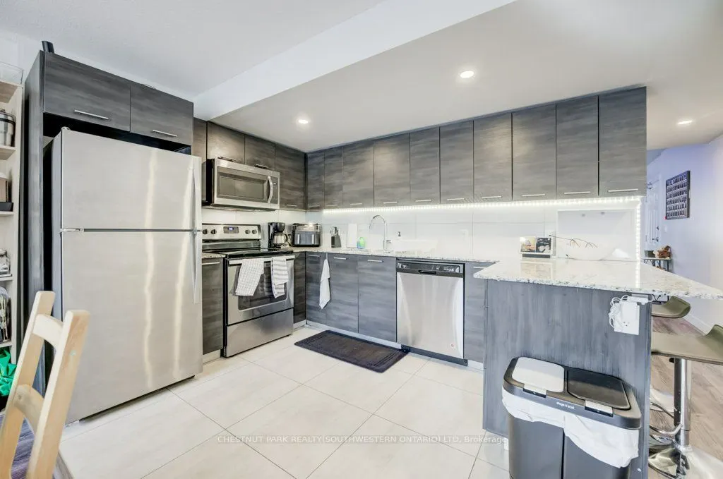 338 Albert Street #114