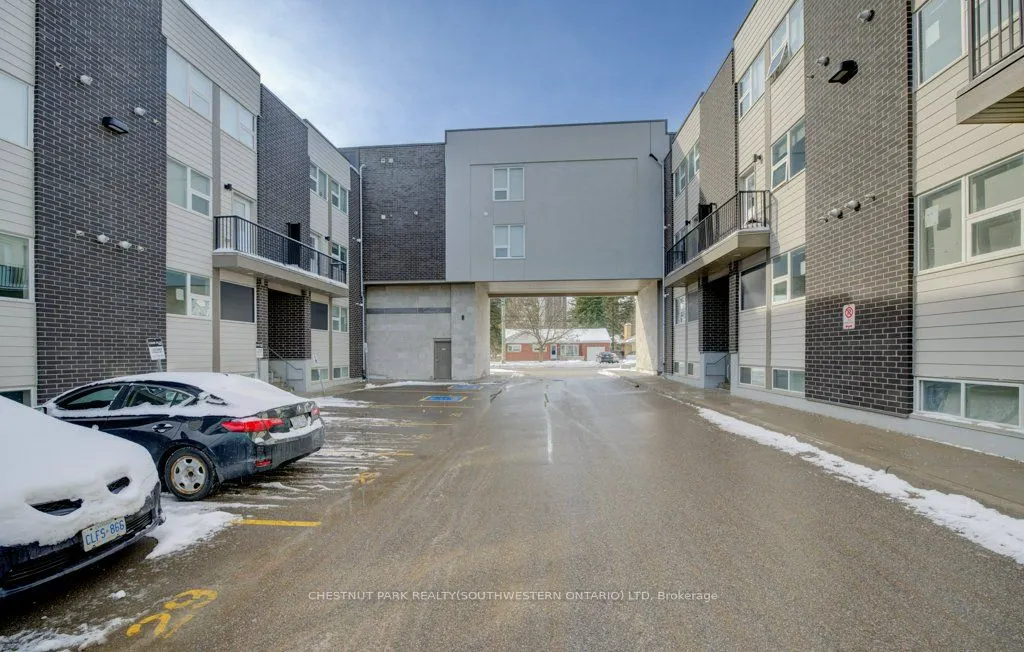 338 Albert Street #114