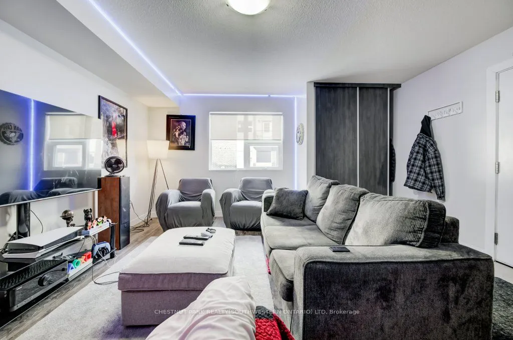 338 Albert Street #114