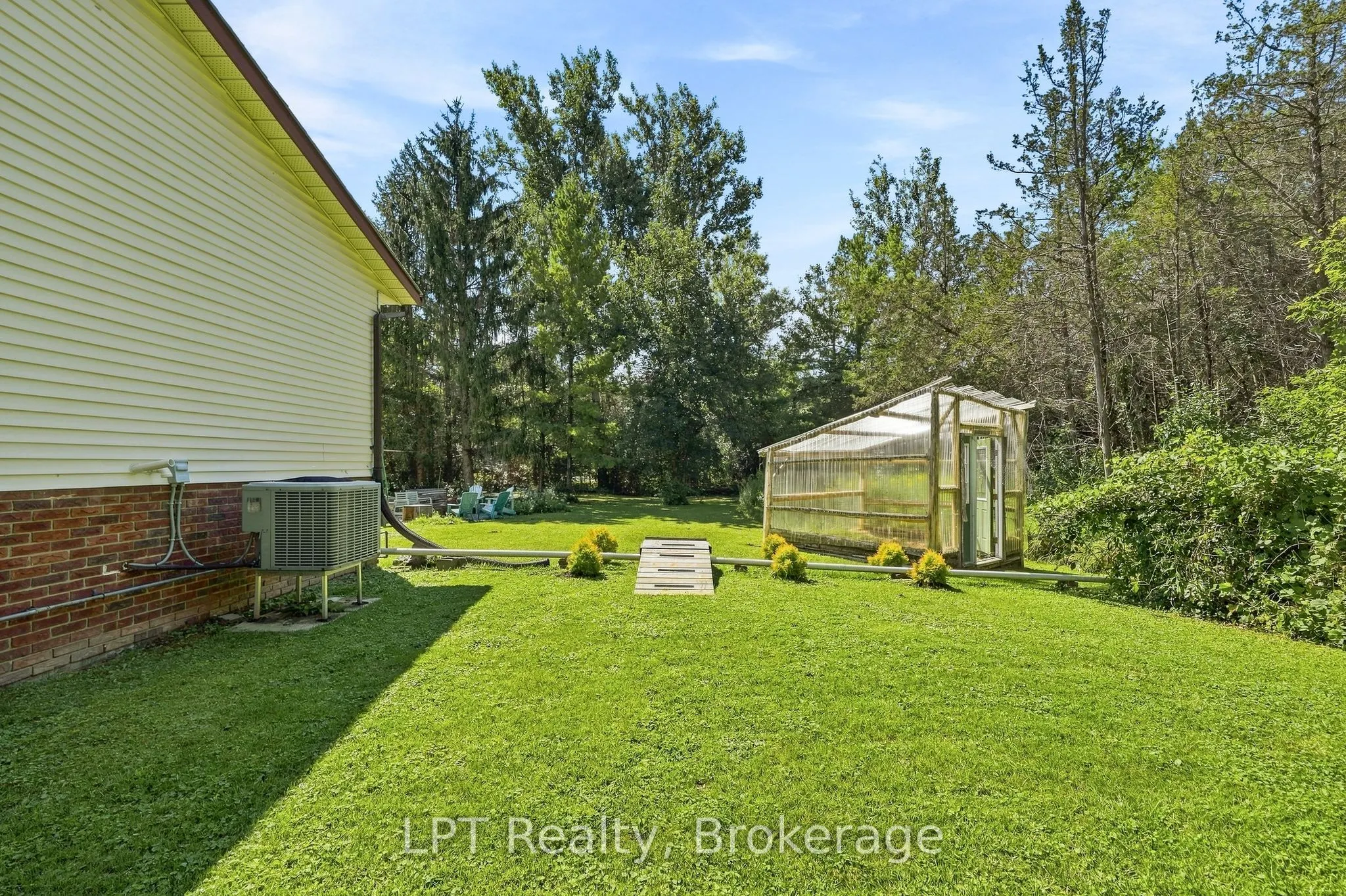 1207 County Rd 9 Street