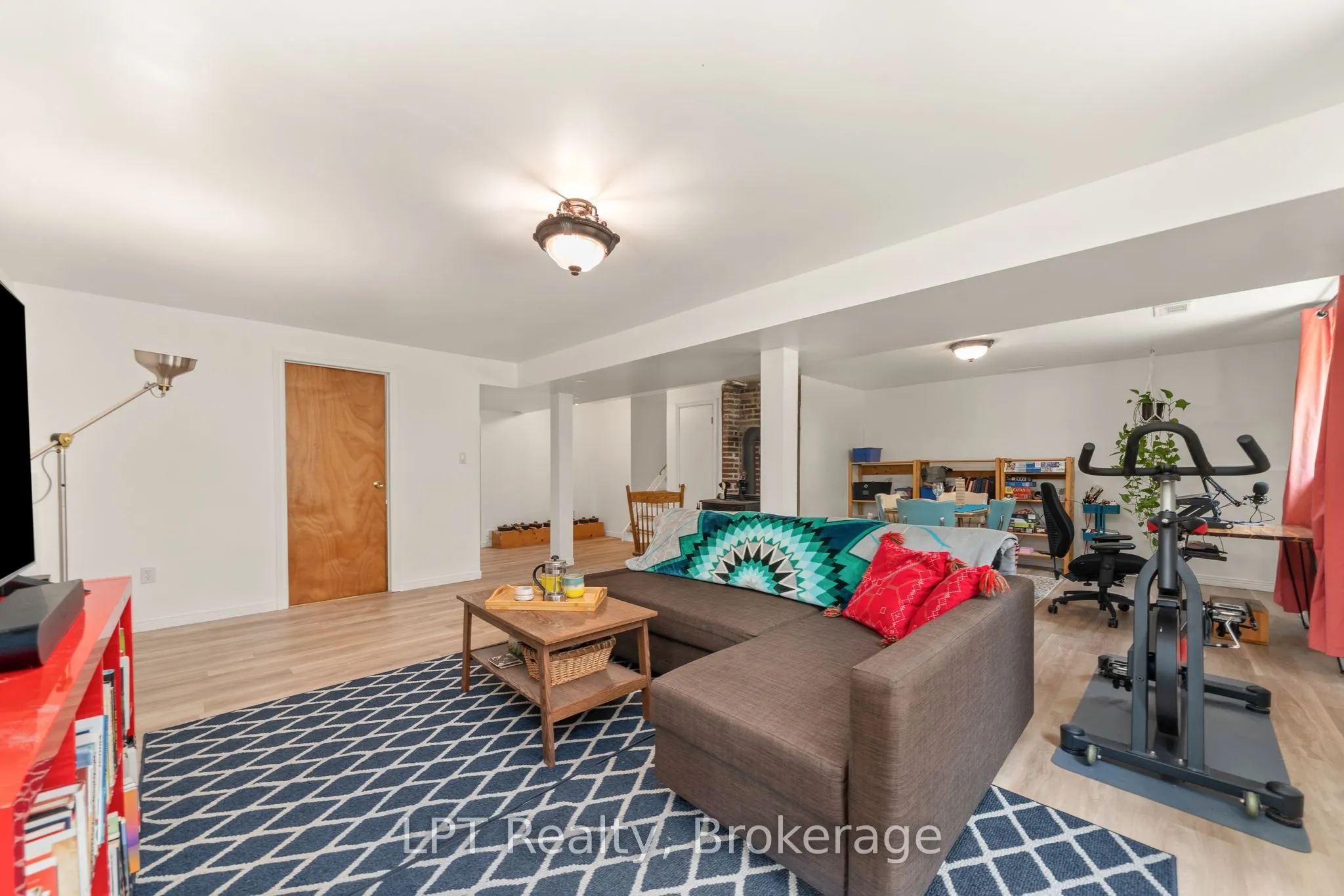 1207 County Rd 9 Street