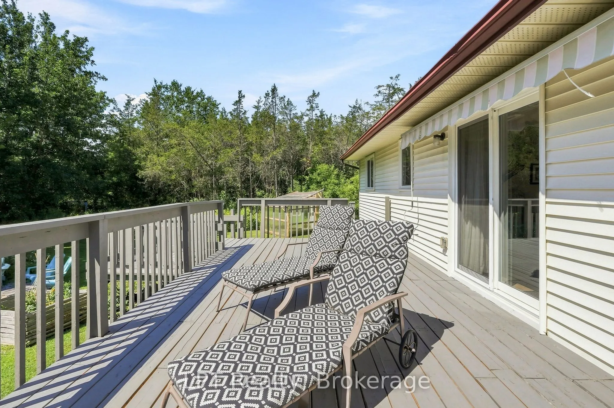 1207 County Rd 9 Street