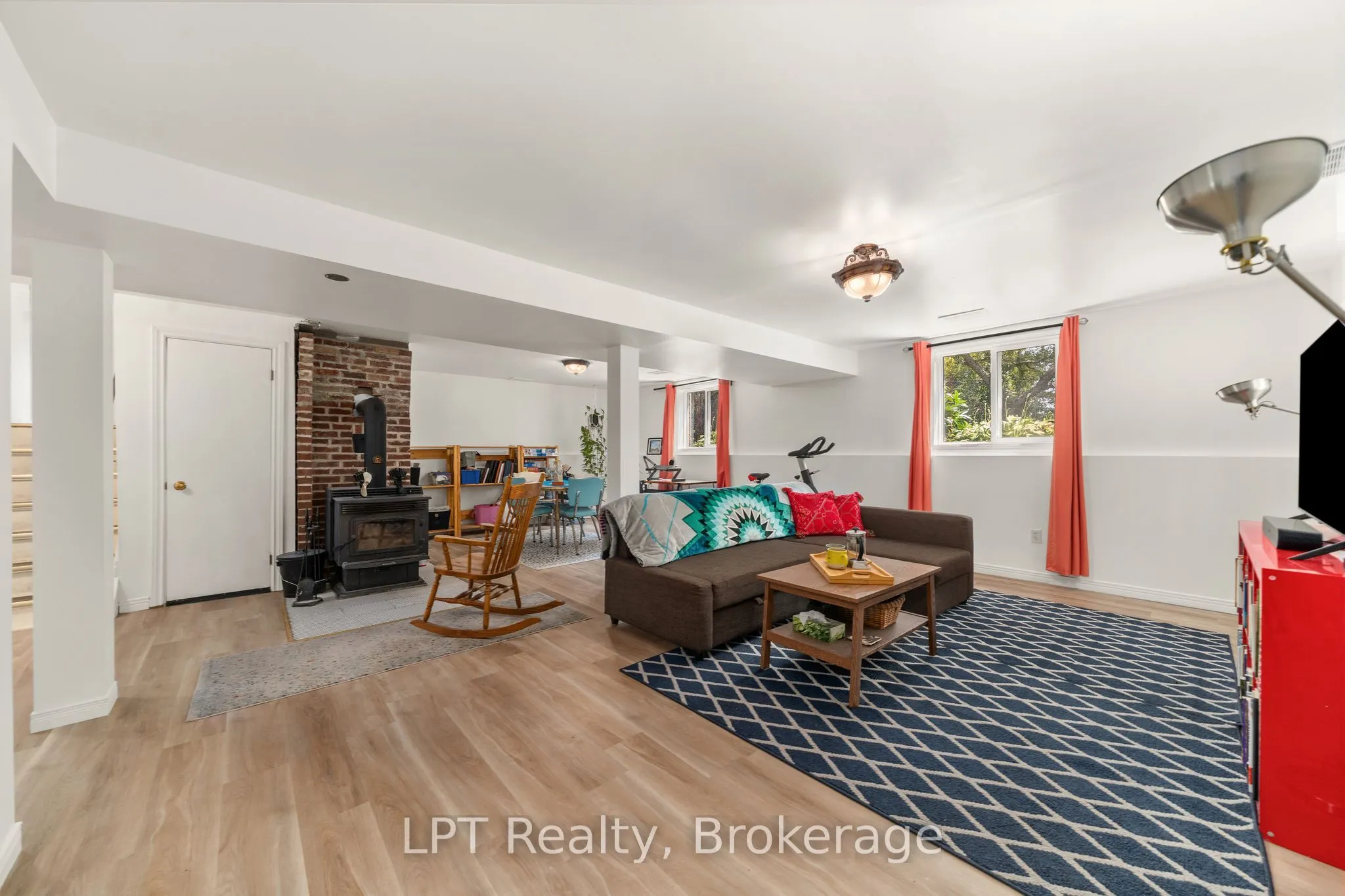 1207 County Rd 9 Street