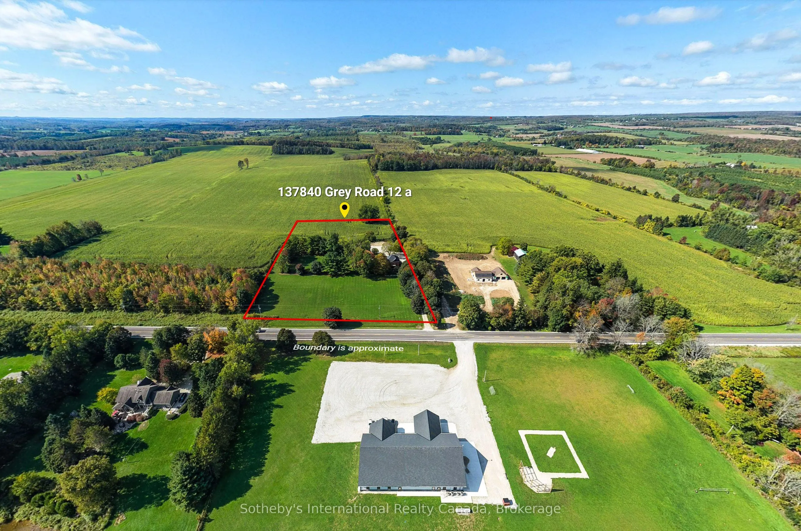 137840 GREY 12 Road