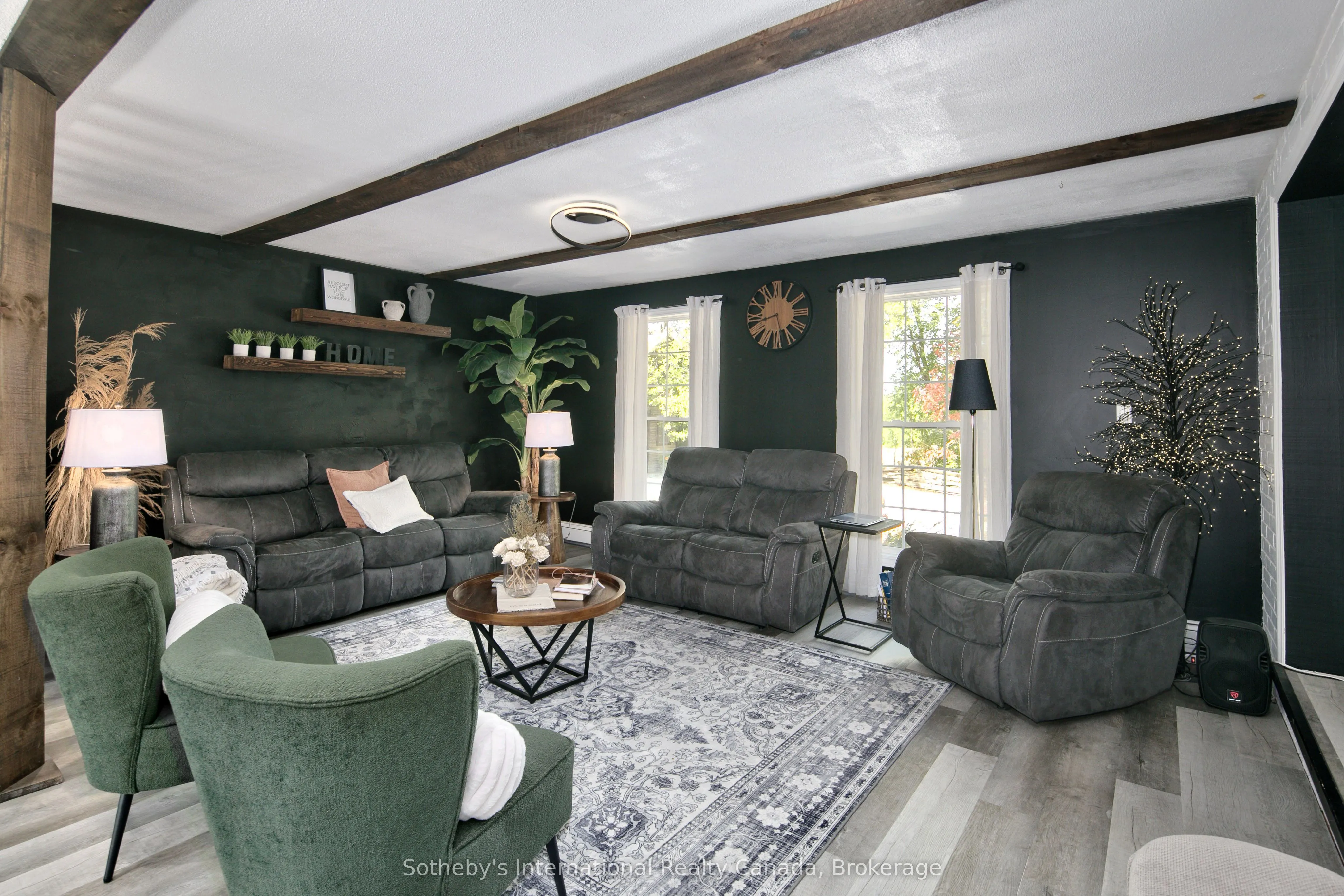 137840 GREY 12 Road