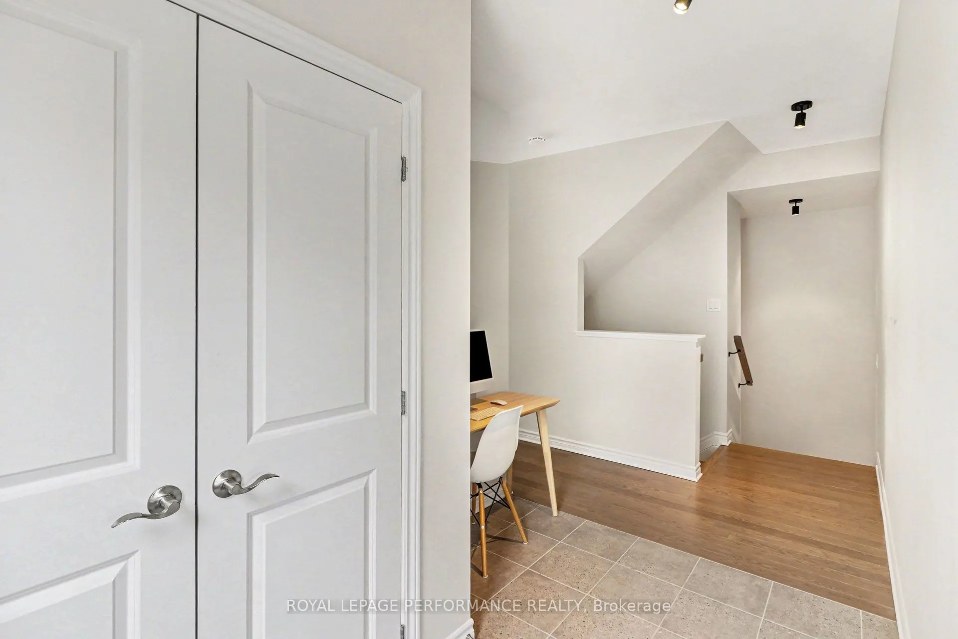 14 Academie Street