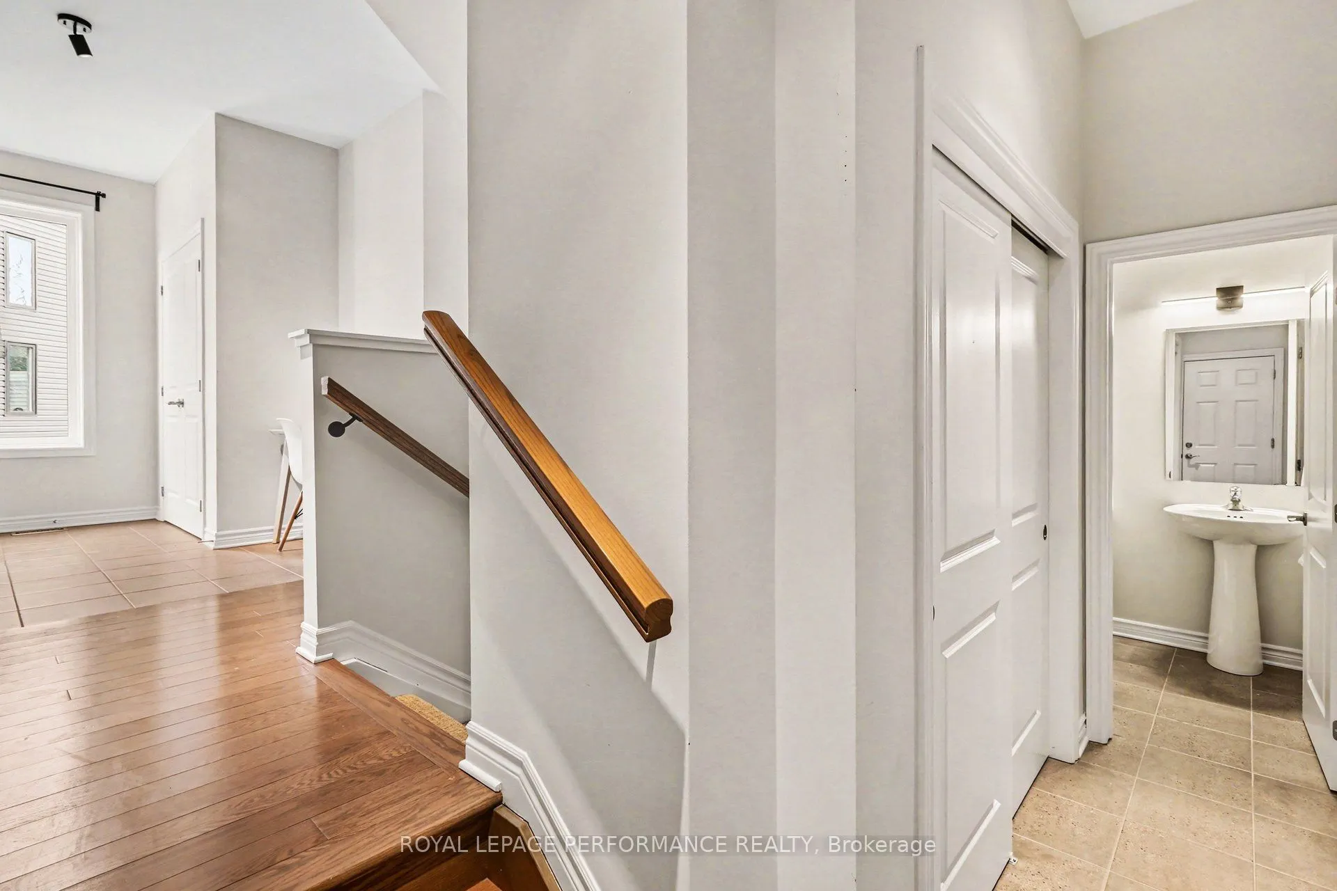 14 Academie Street