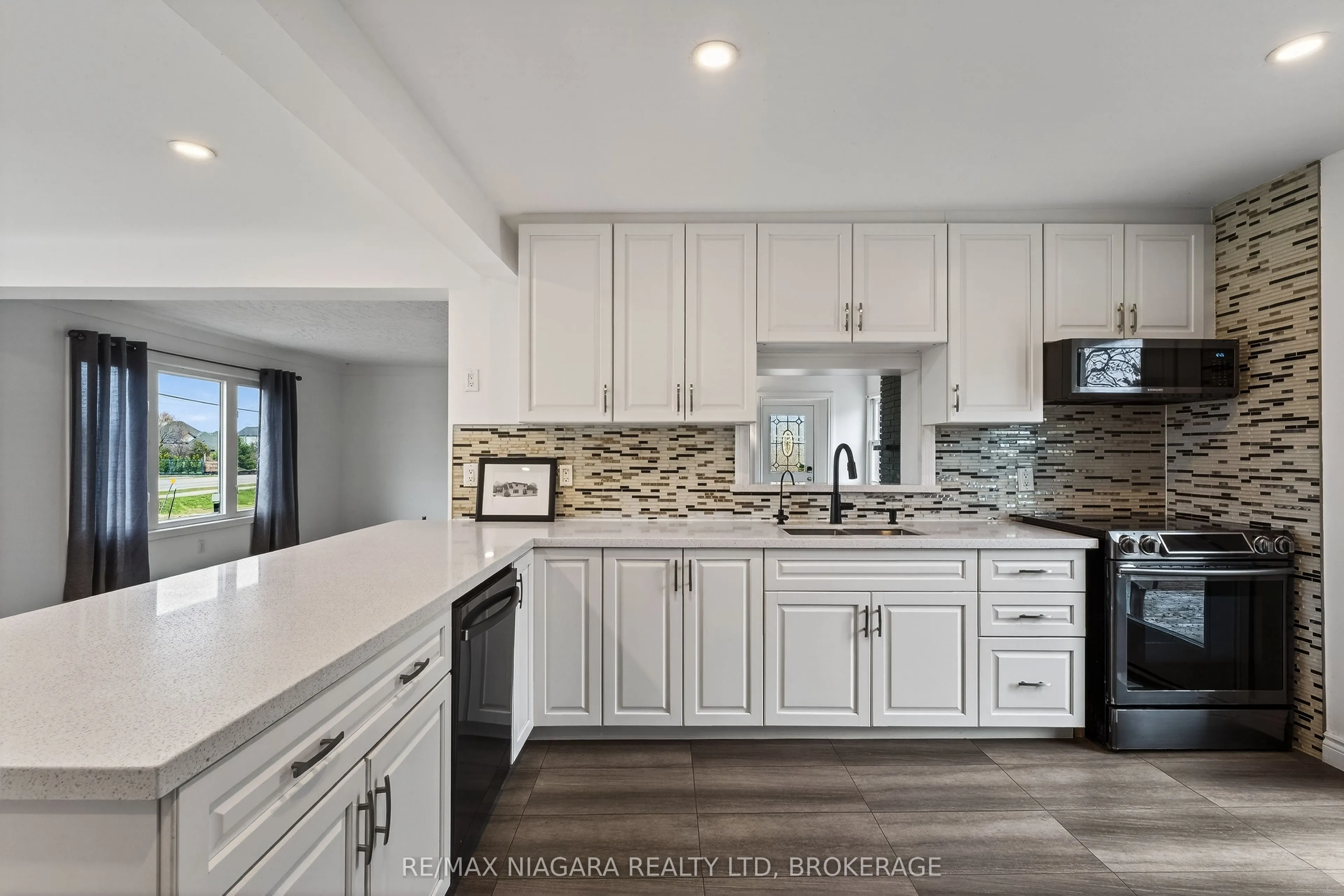 4284 Fly Road