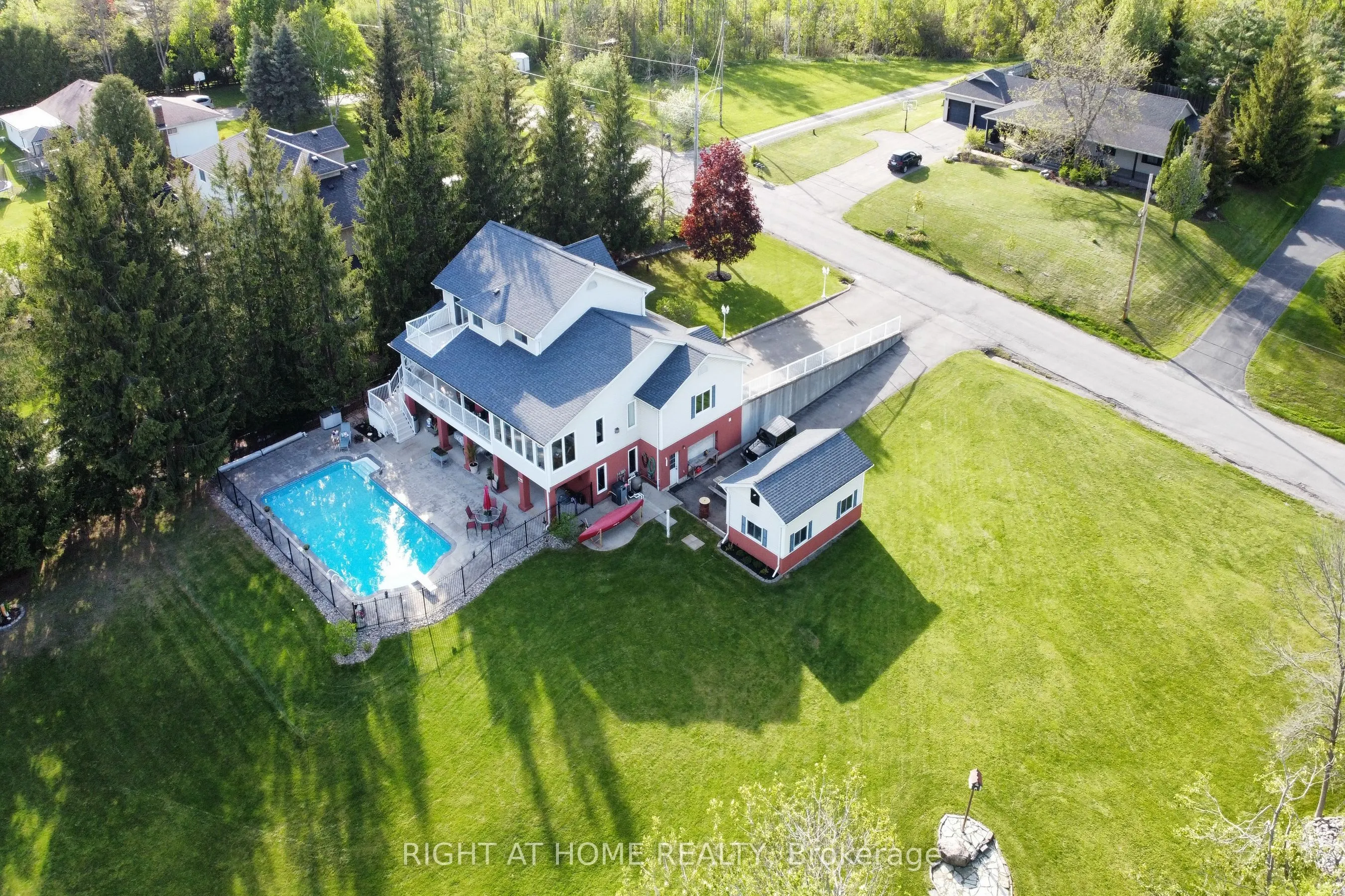 599 Maniece Avenue