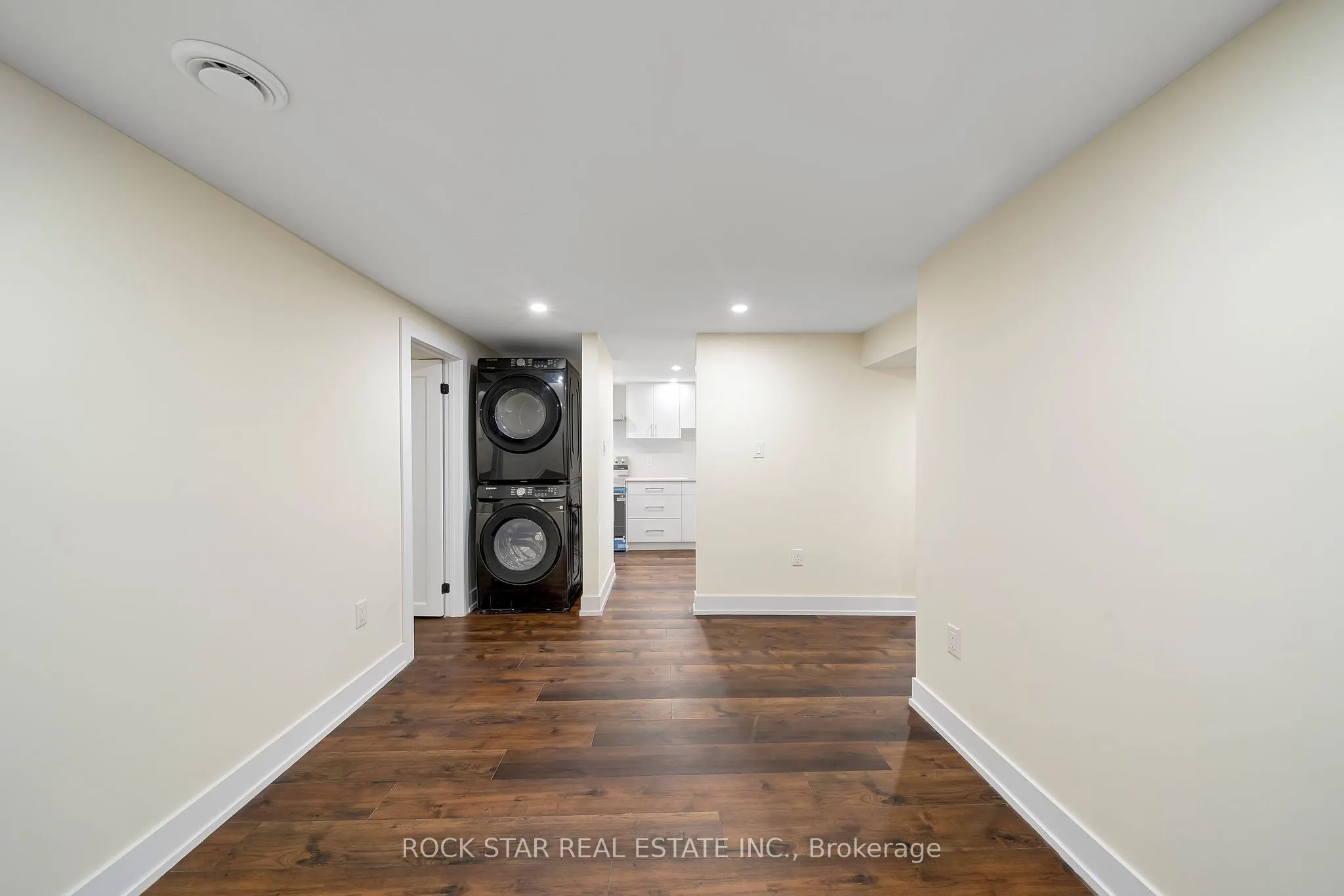 78 LEASIDE Drive #Lower