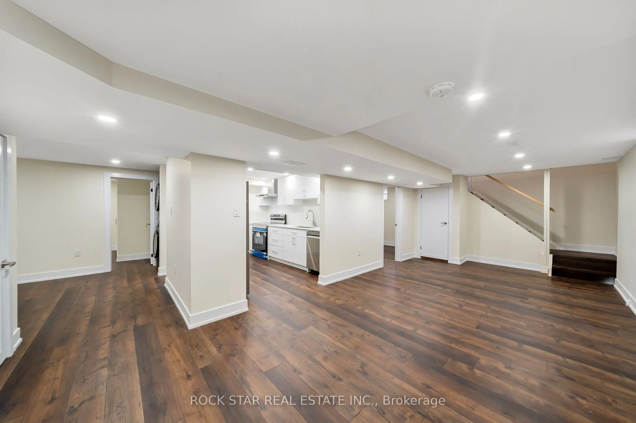 78 LEASIDE Drive #Lower