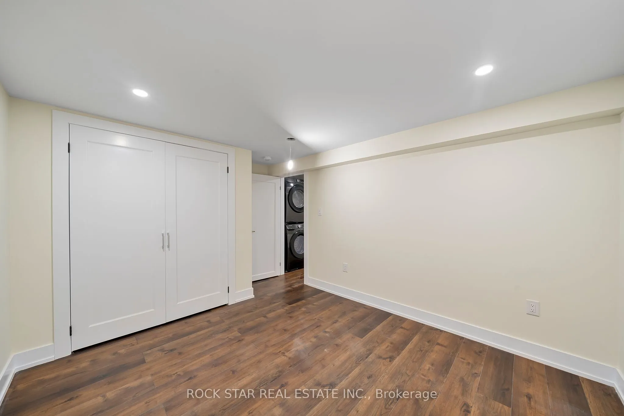 78 LEASIDE Drive #Lower