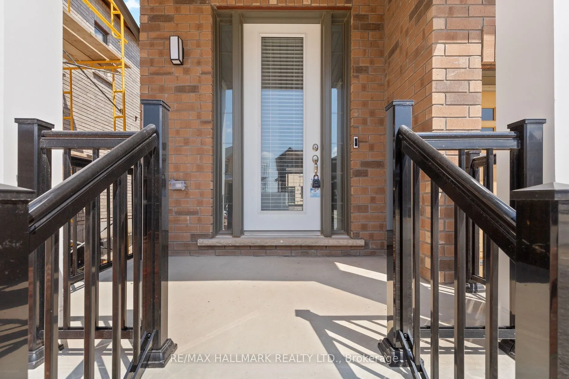 16 Crossmore Crescent