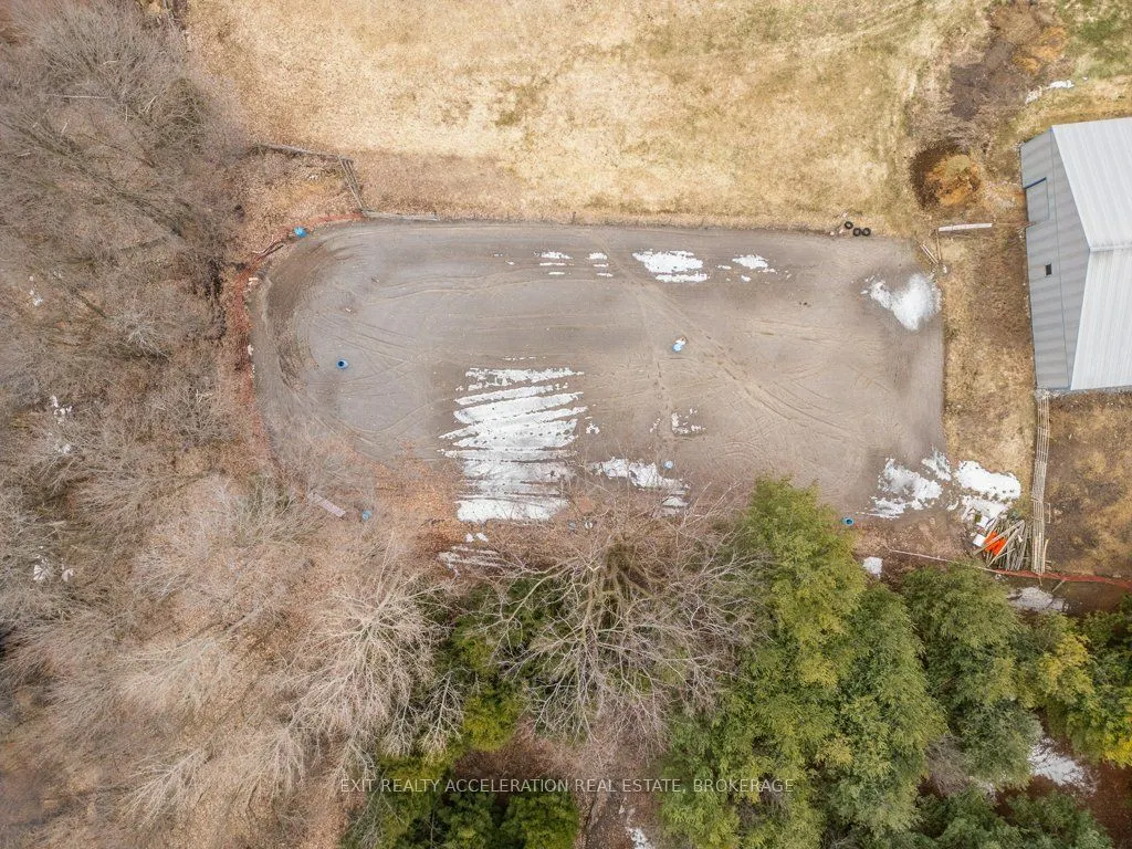 1125 County Rd 1 E