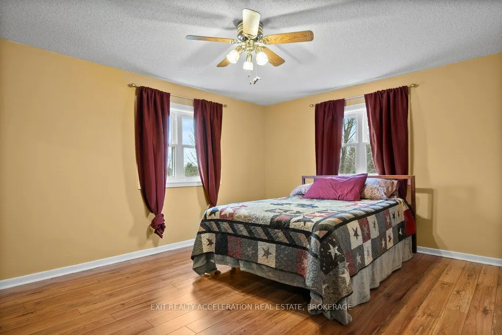 1125 County Rd 1 E