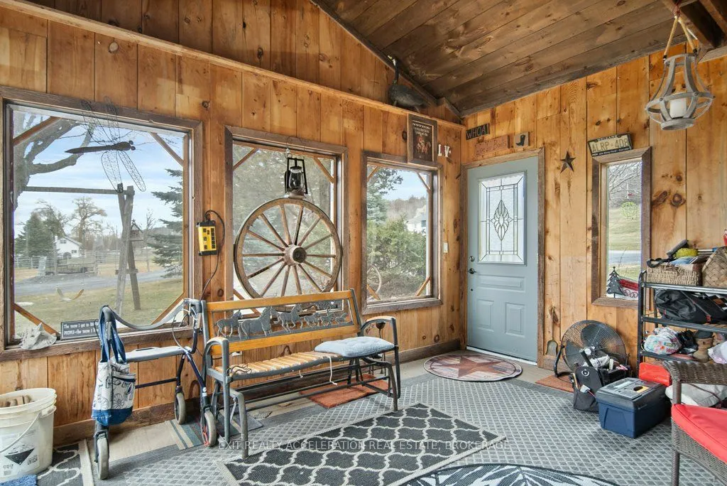 1125 County Rd 1 E
