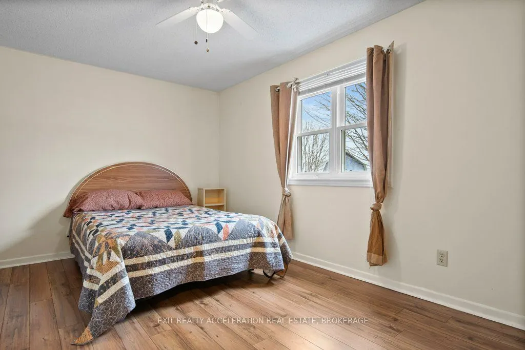 1125 County Rd 1 E