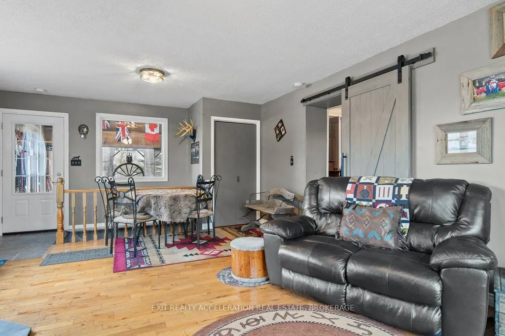 1125 County Rd 1 E