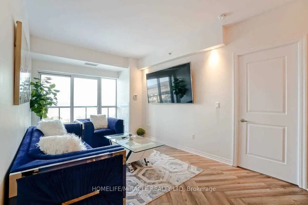 560 North Service Road #602
