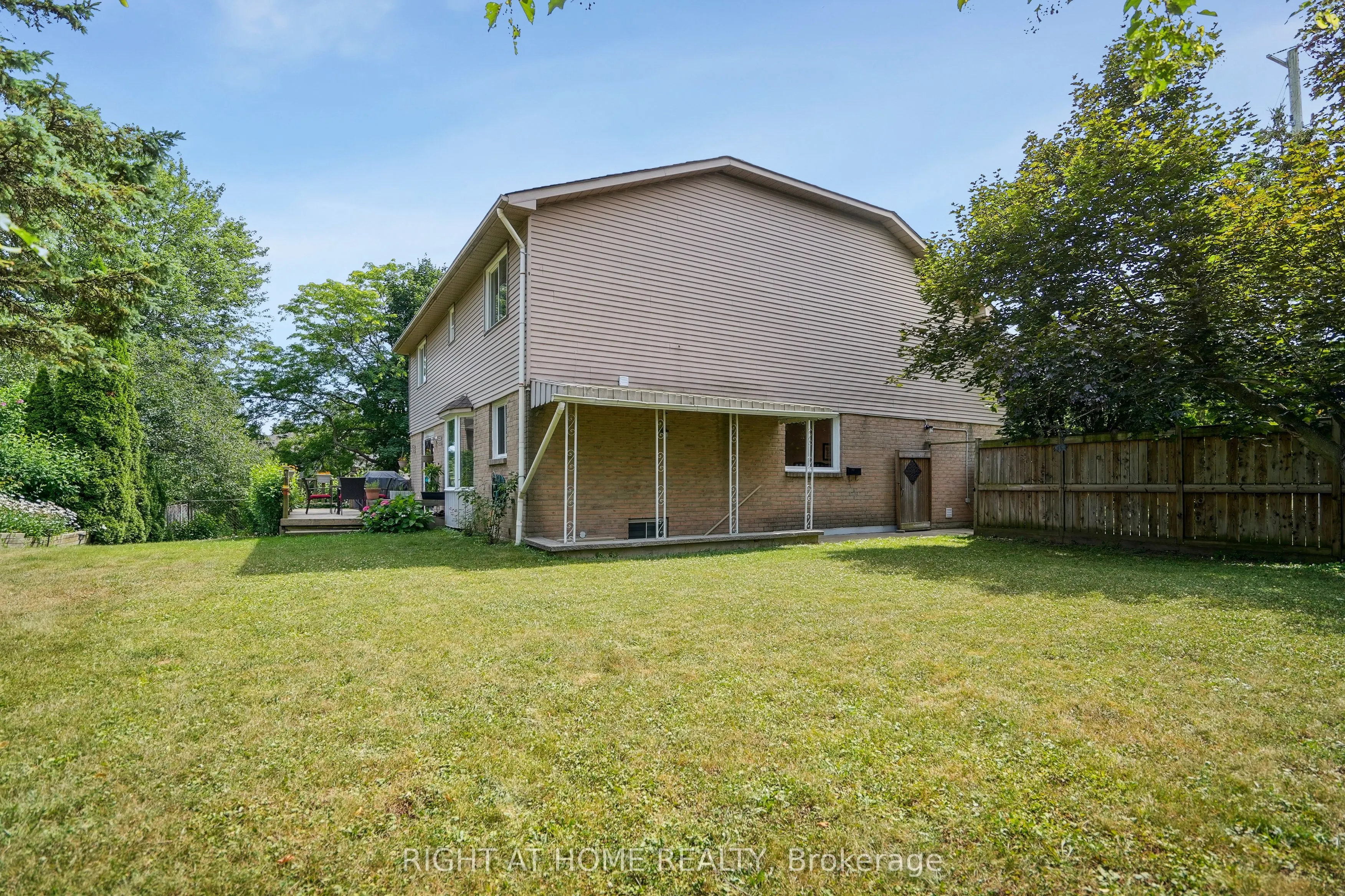 309 Amberly Boulevard
