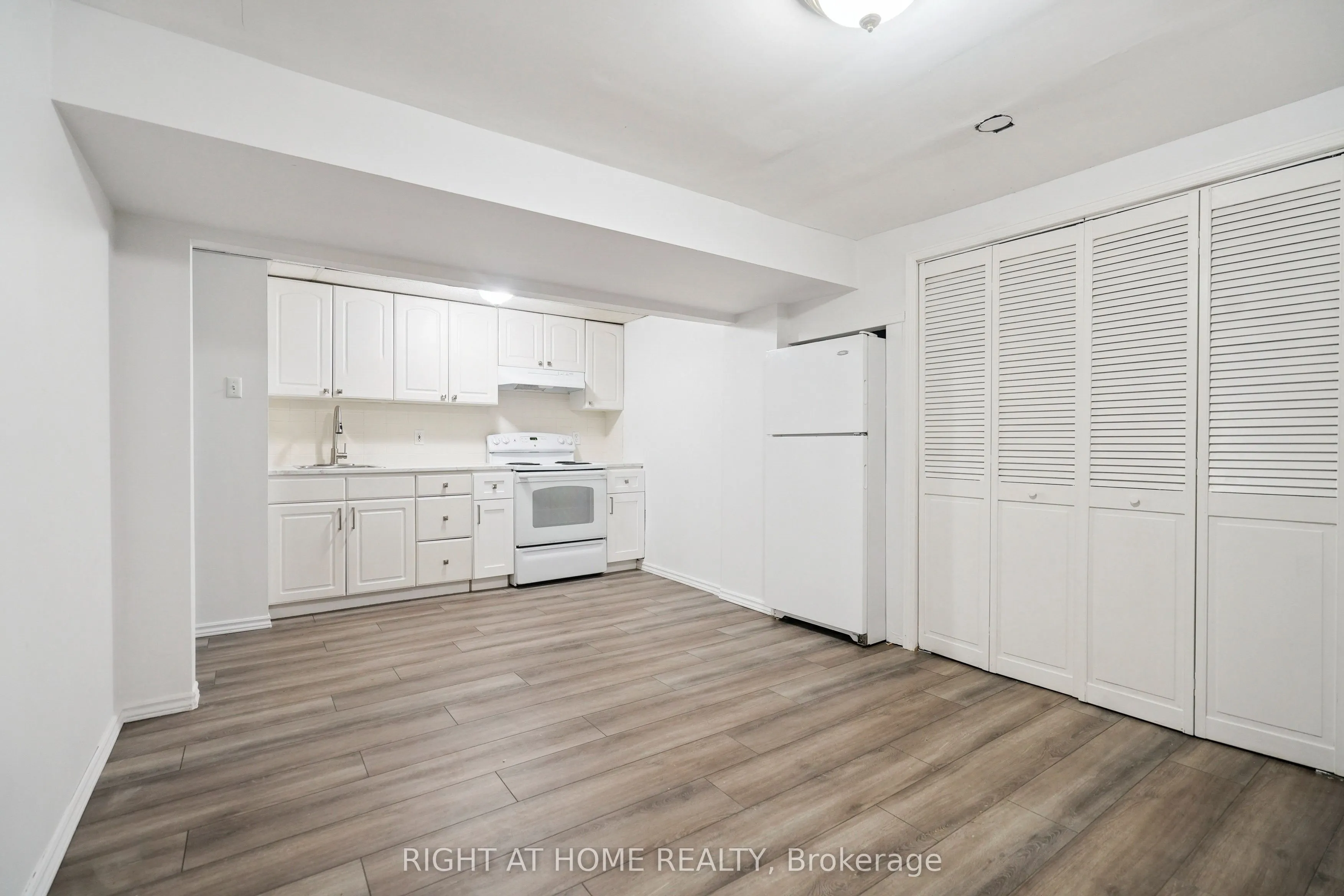 309 Amberly Boulevard