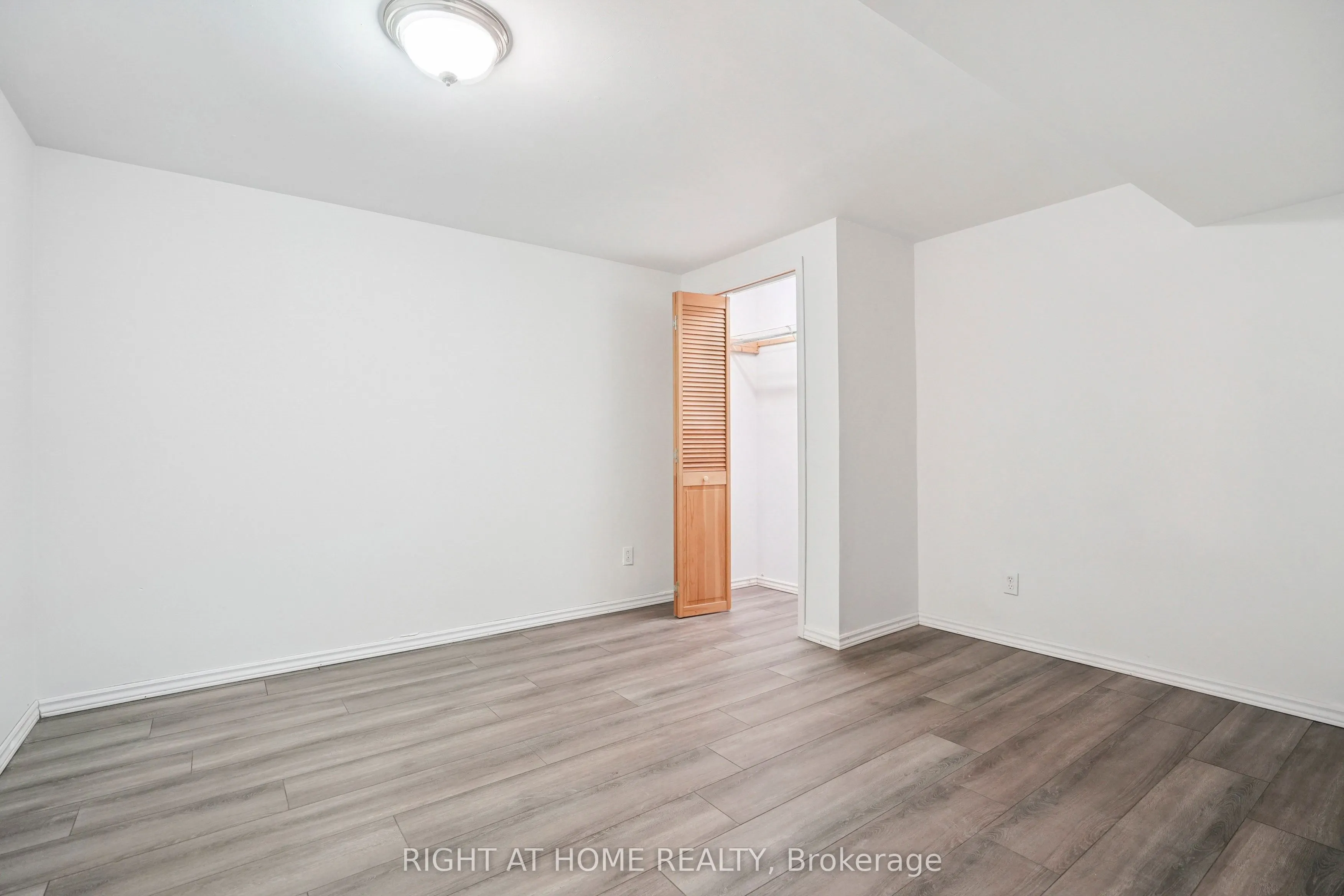 309 Amberly Boulevard