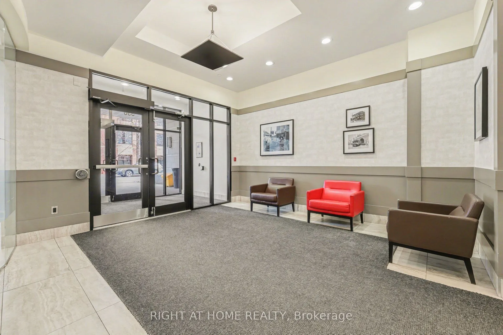 330 Loretta Avenue S #810