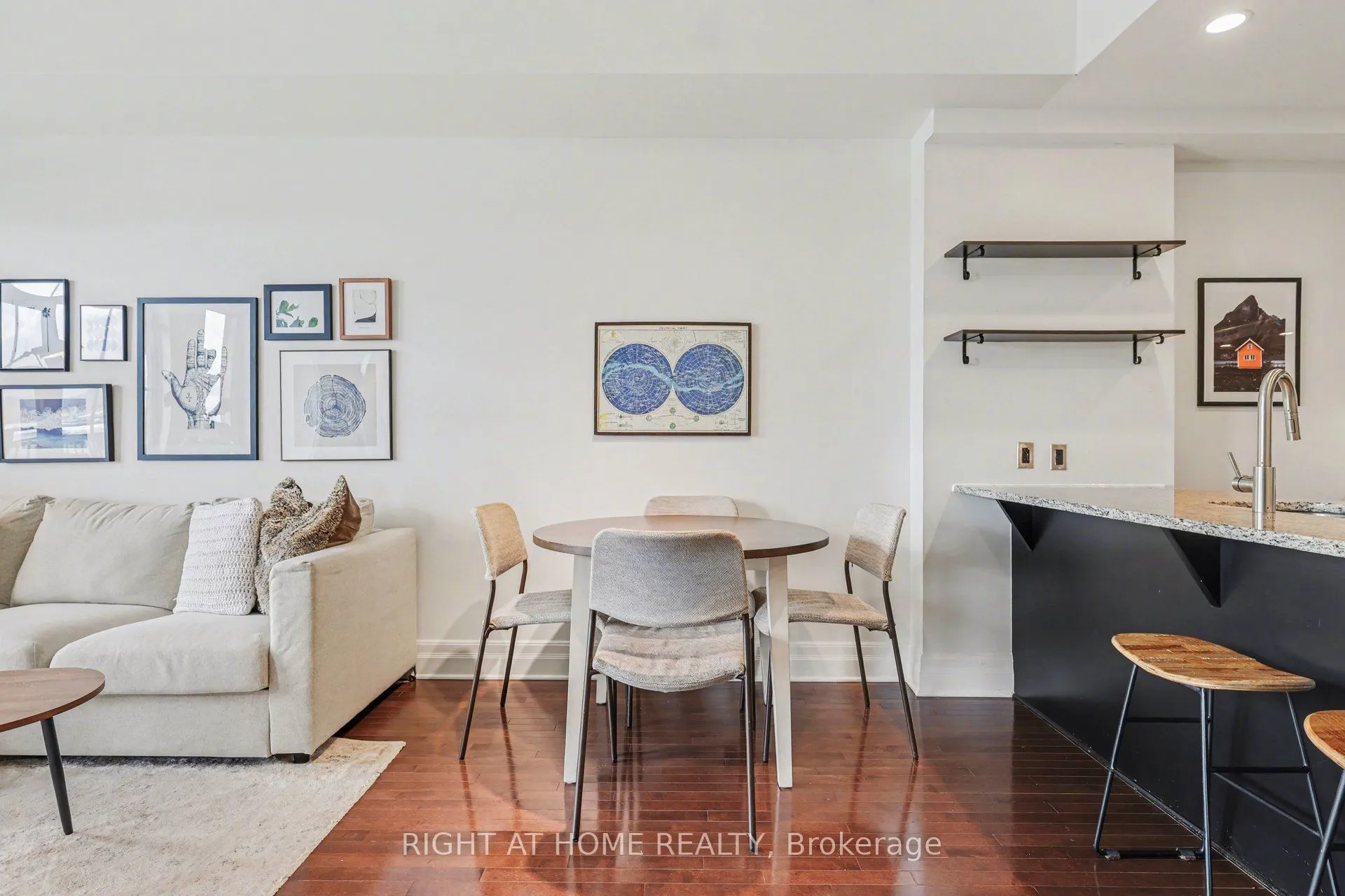 330 Loretta Avenue S #810