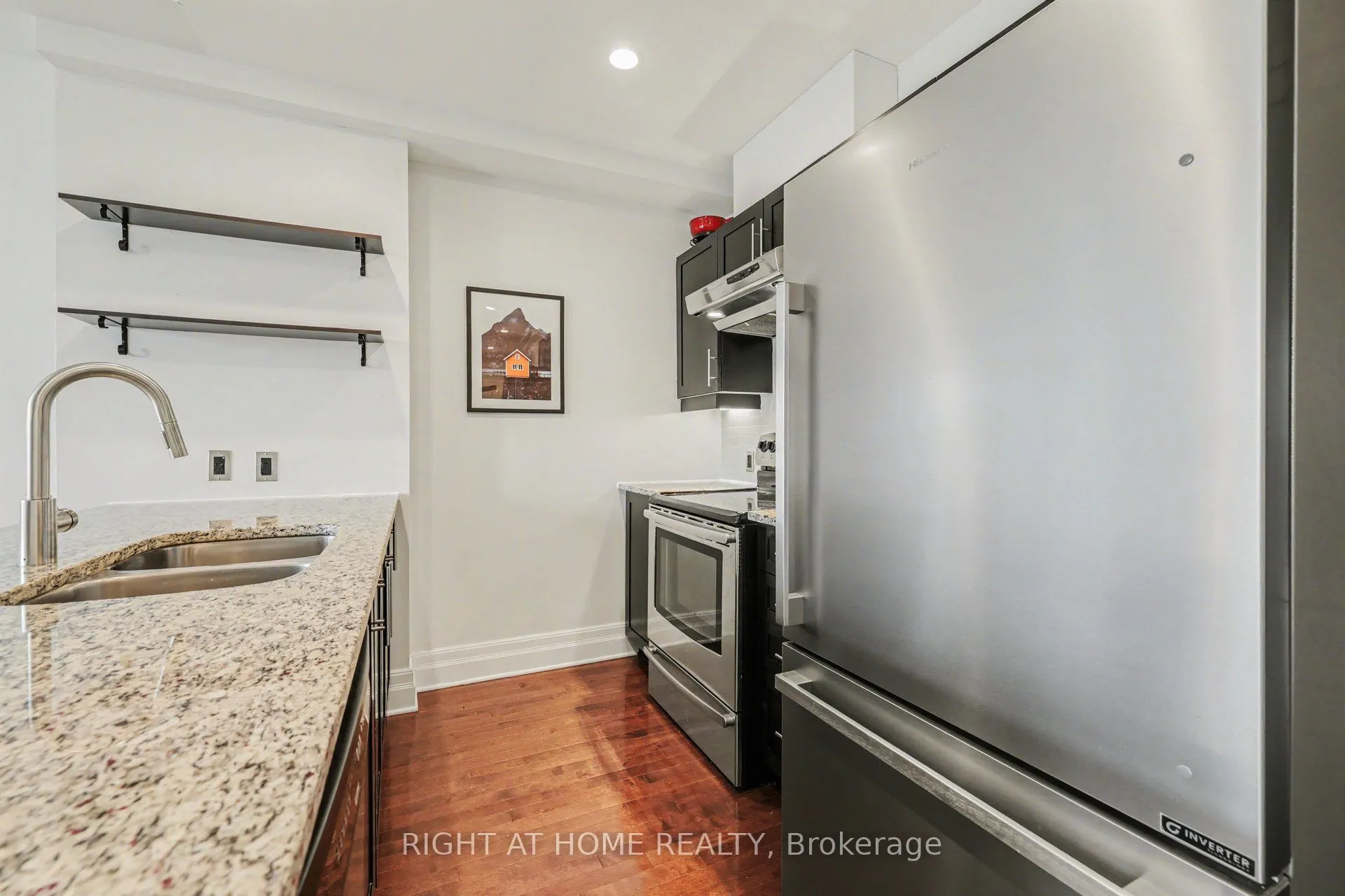 330 Loretta Avenue S #810
