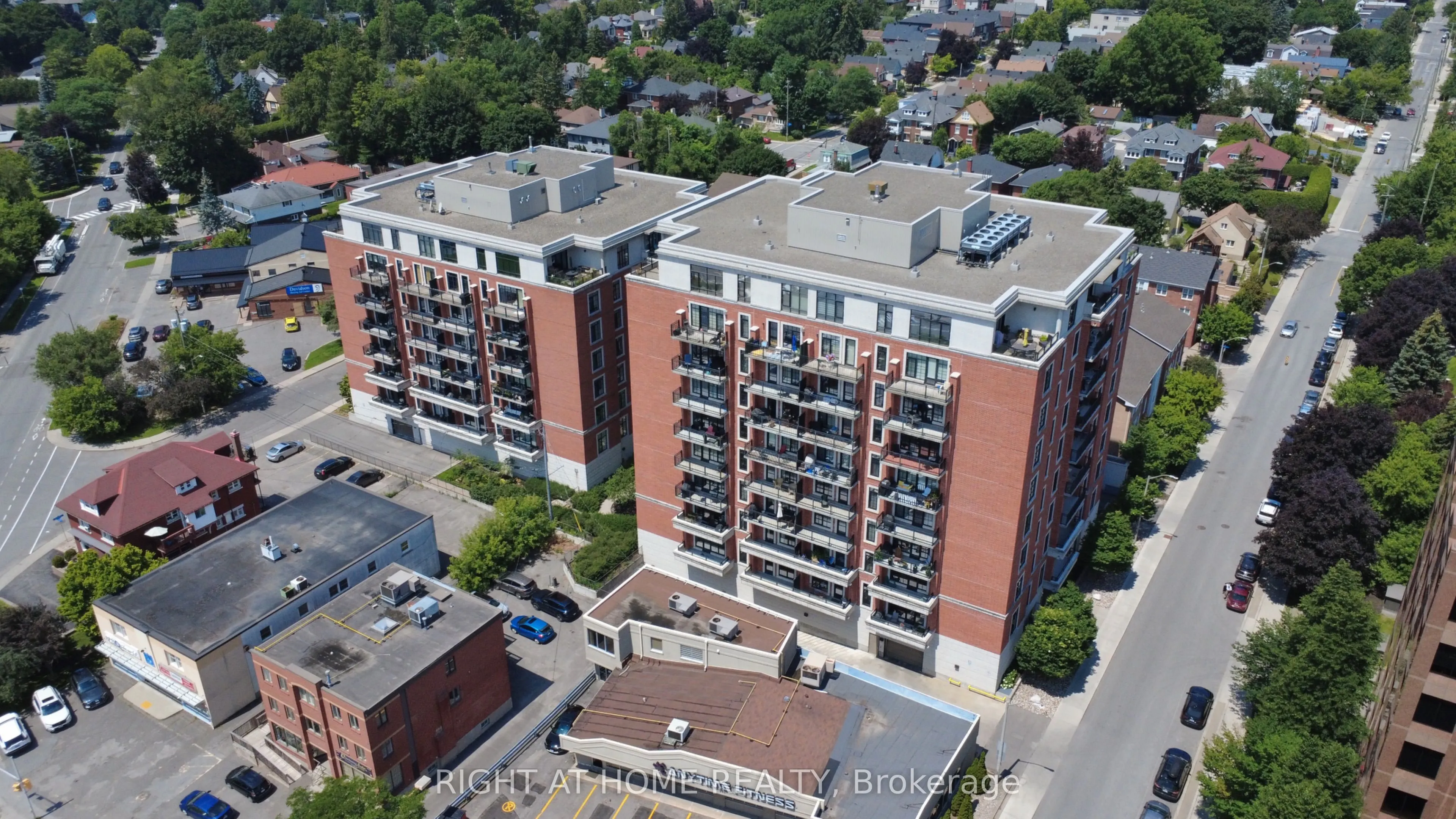 330 Loretta Avenue S #810