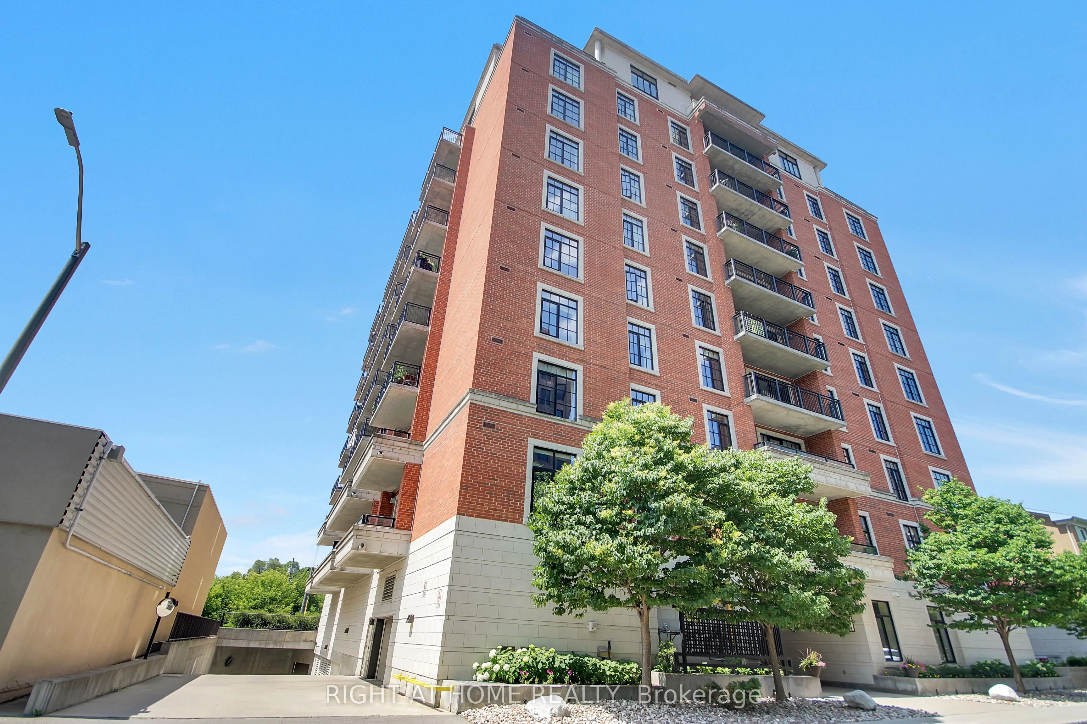 330 Loretta Avenue S #810