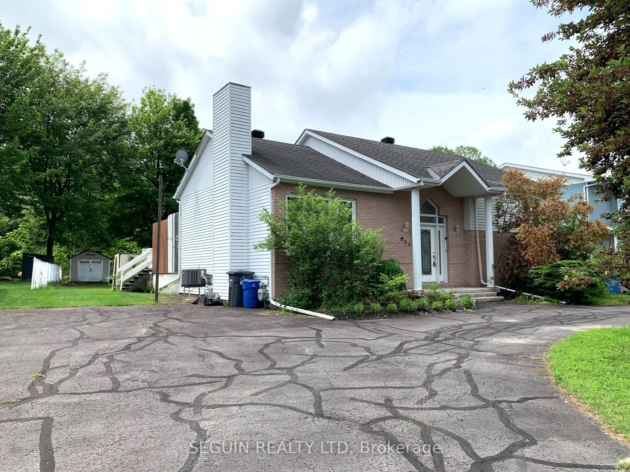 650 Berthiaume Street