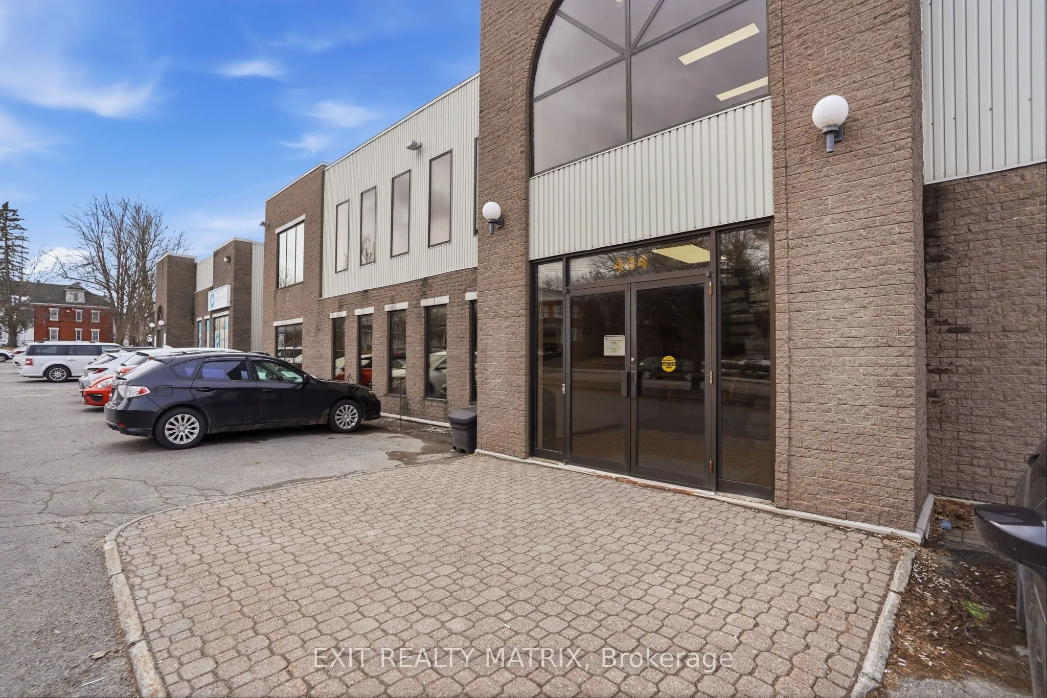 444 Mc Gill Street #201