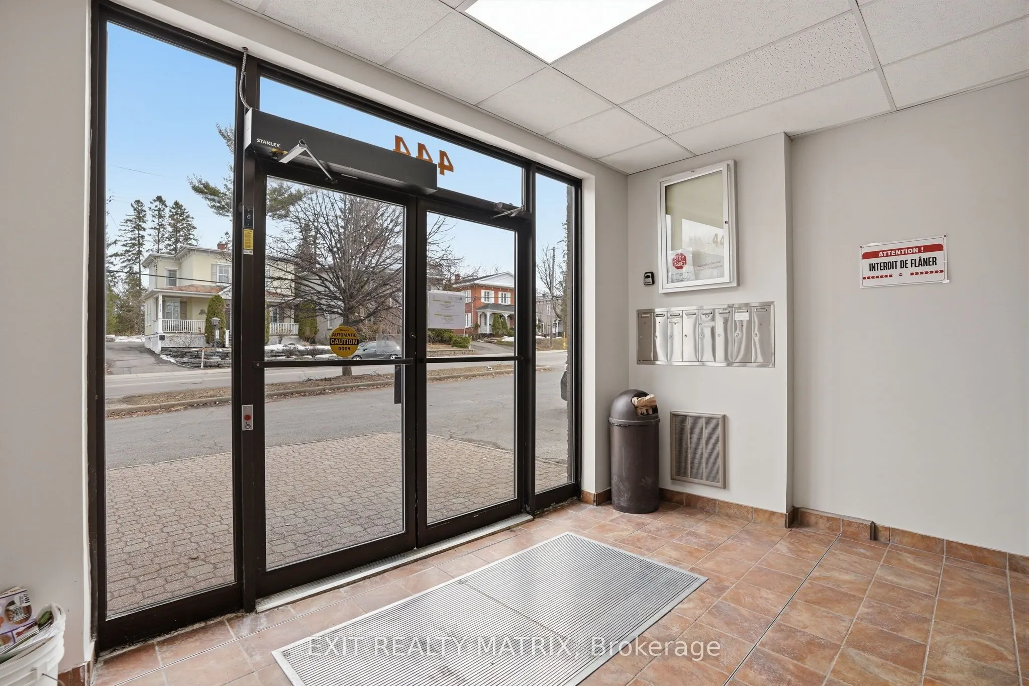 444 Mc Gill Street #201