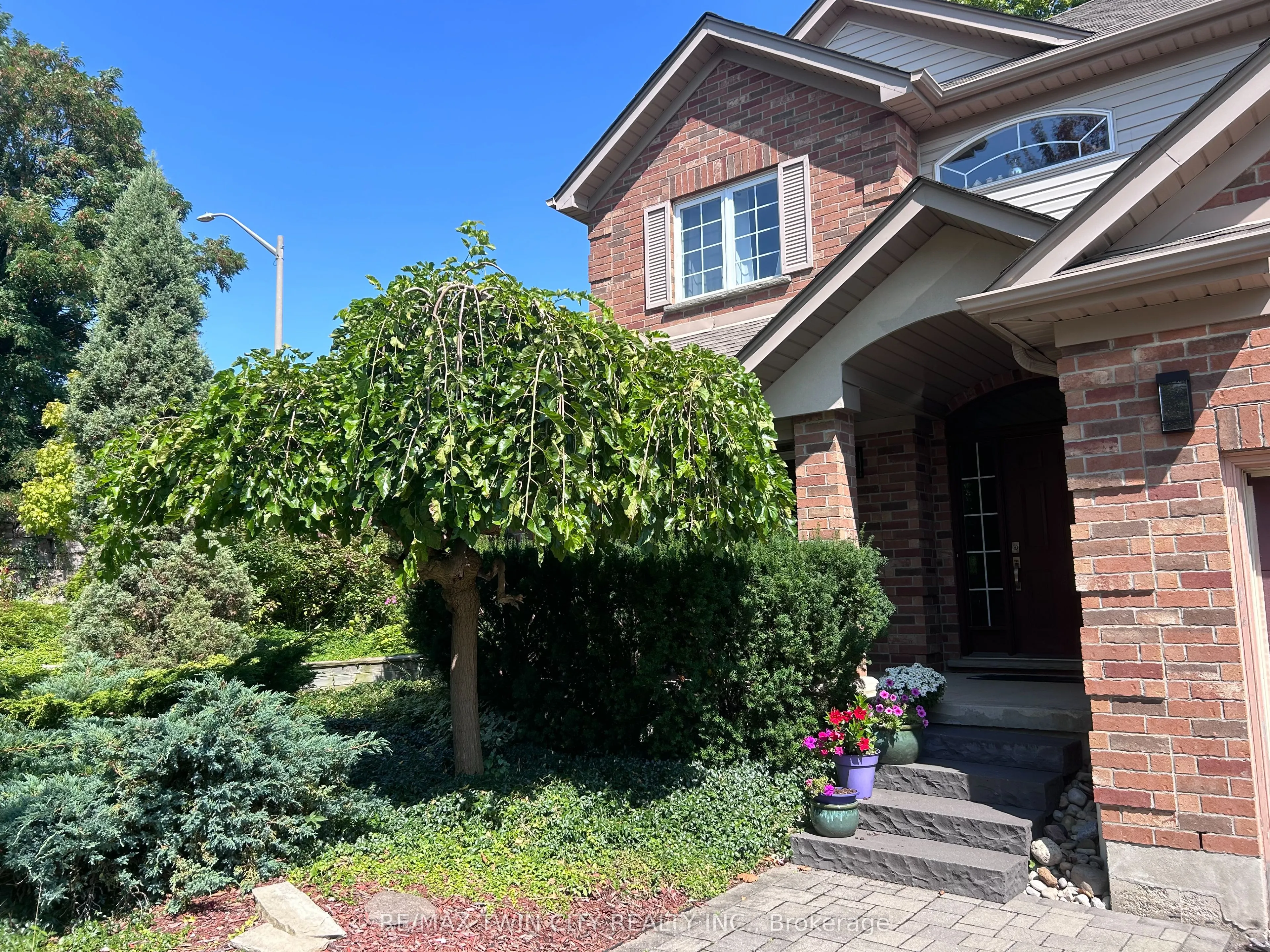 534 Birchleaf Walk