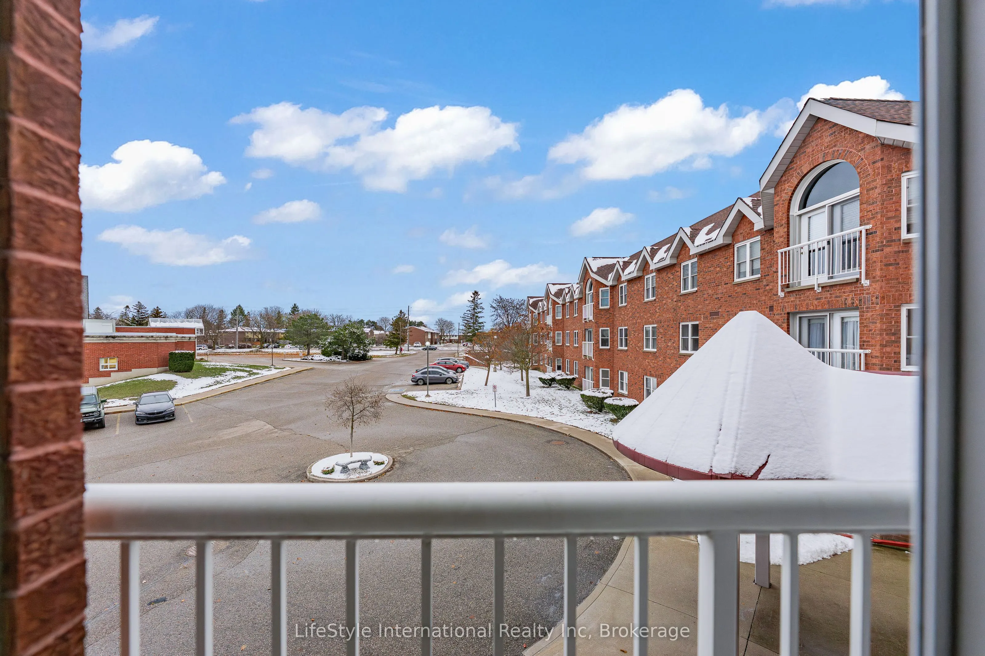208 Silvercreek Parkway N #205