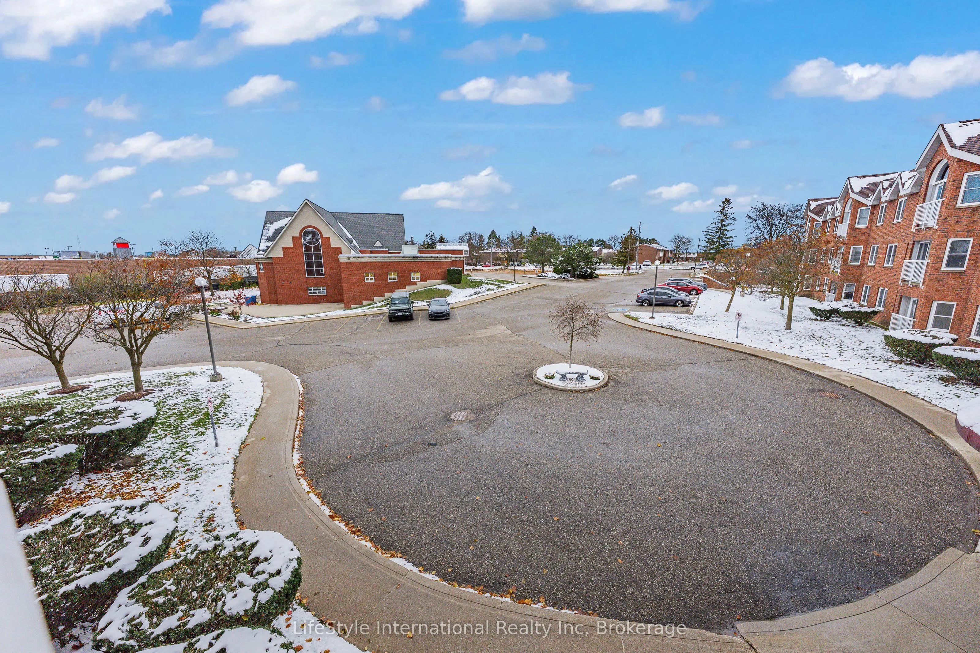 208 Silvercreek Parkway N #205