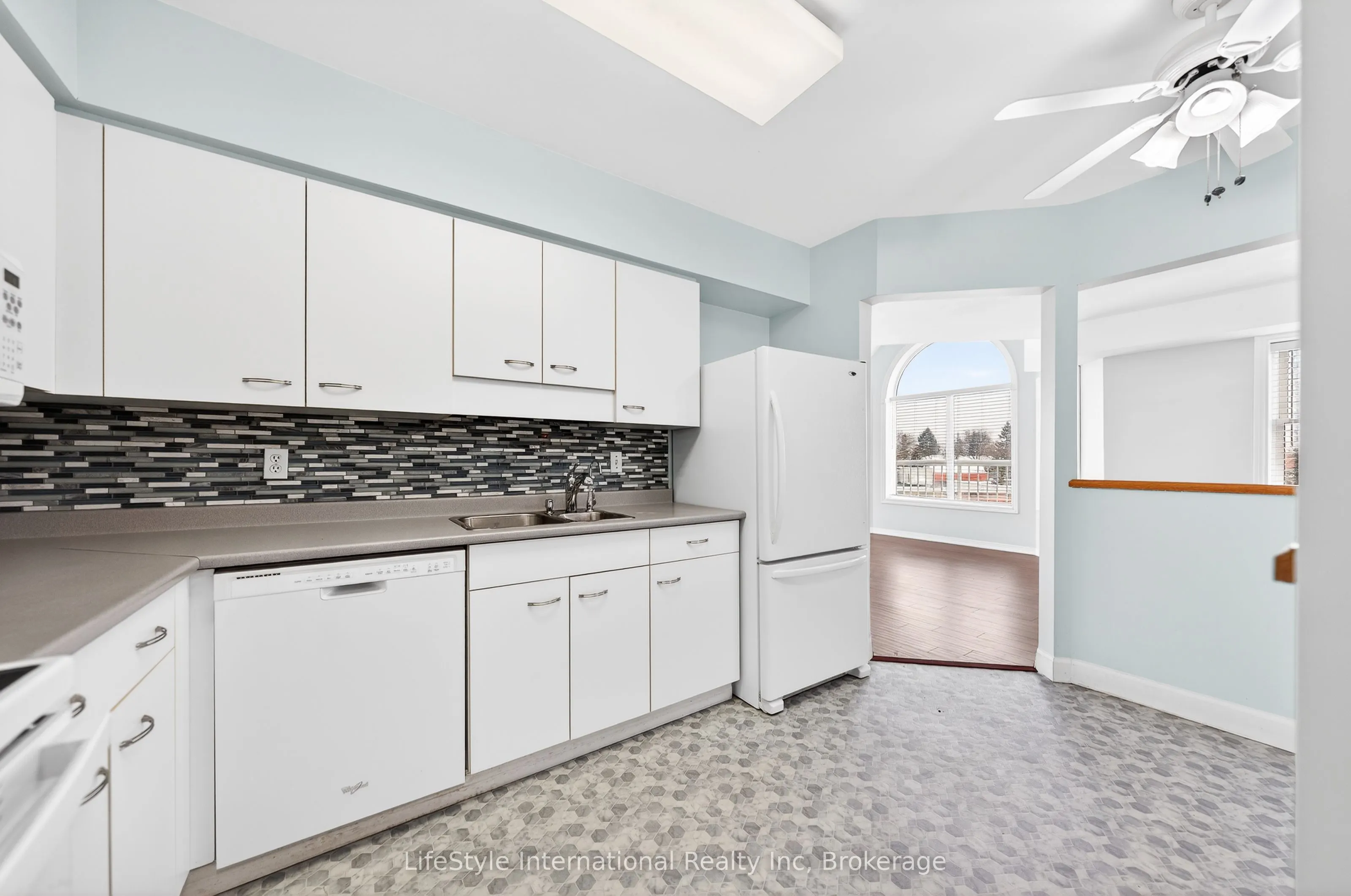 208 Silvercreek Parkway N #306