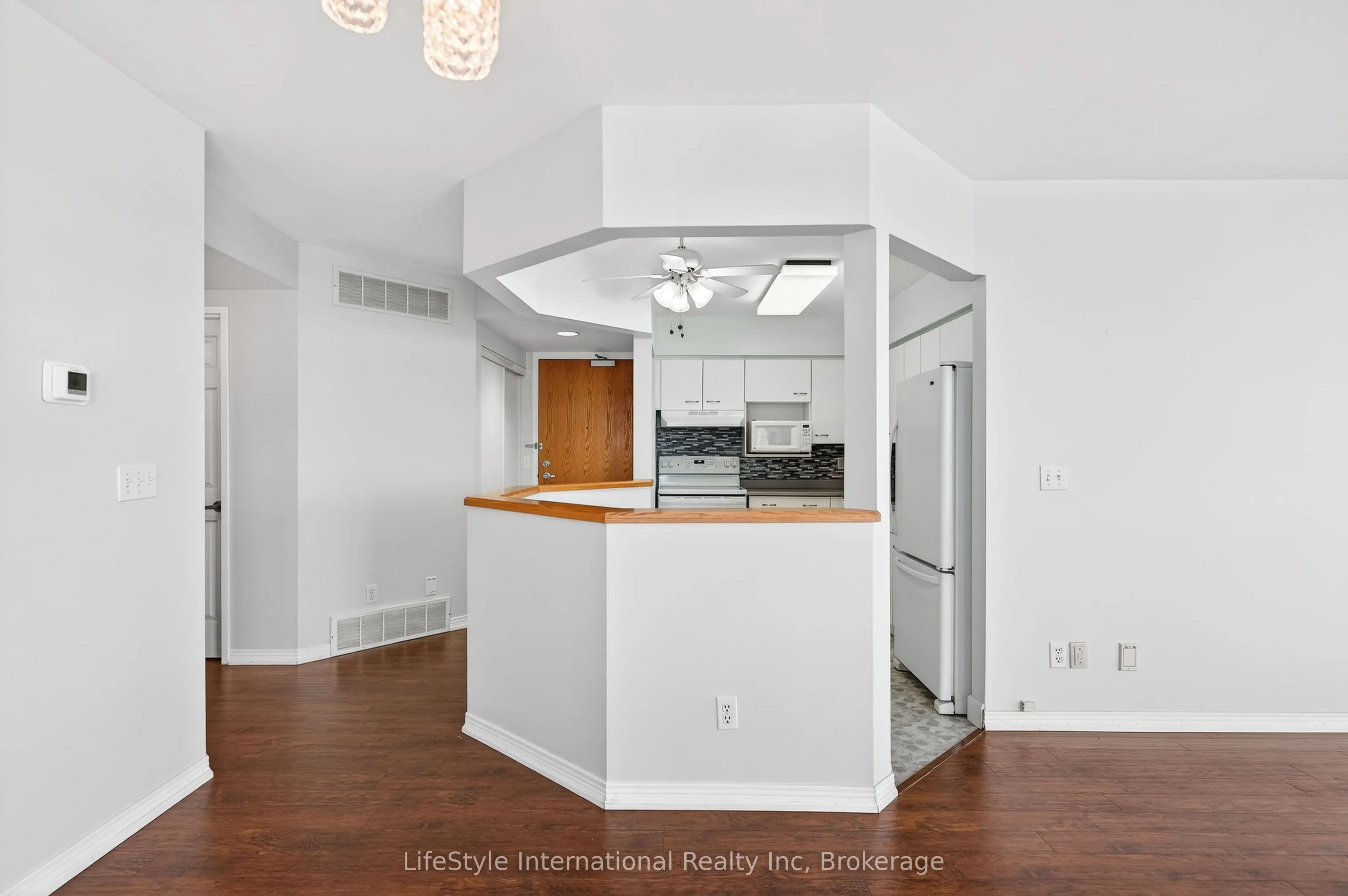 208 Silvercreek Parkway N #306