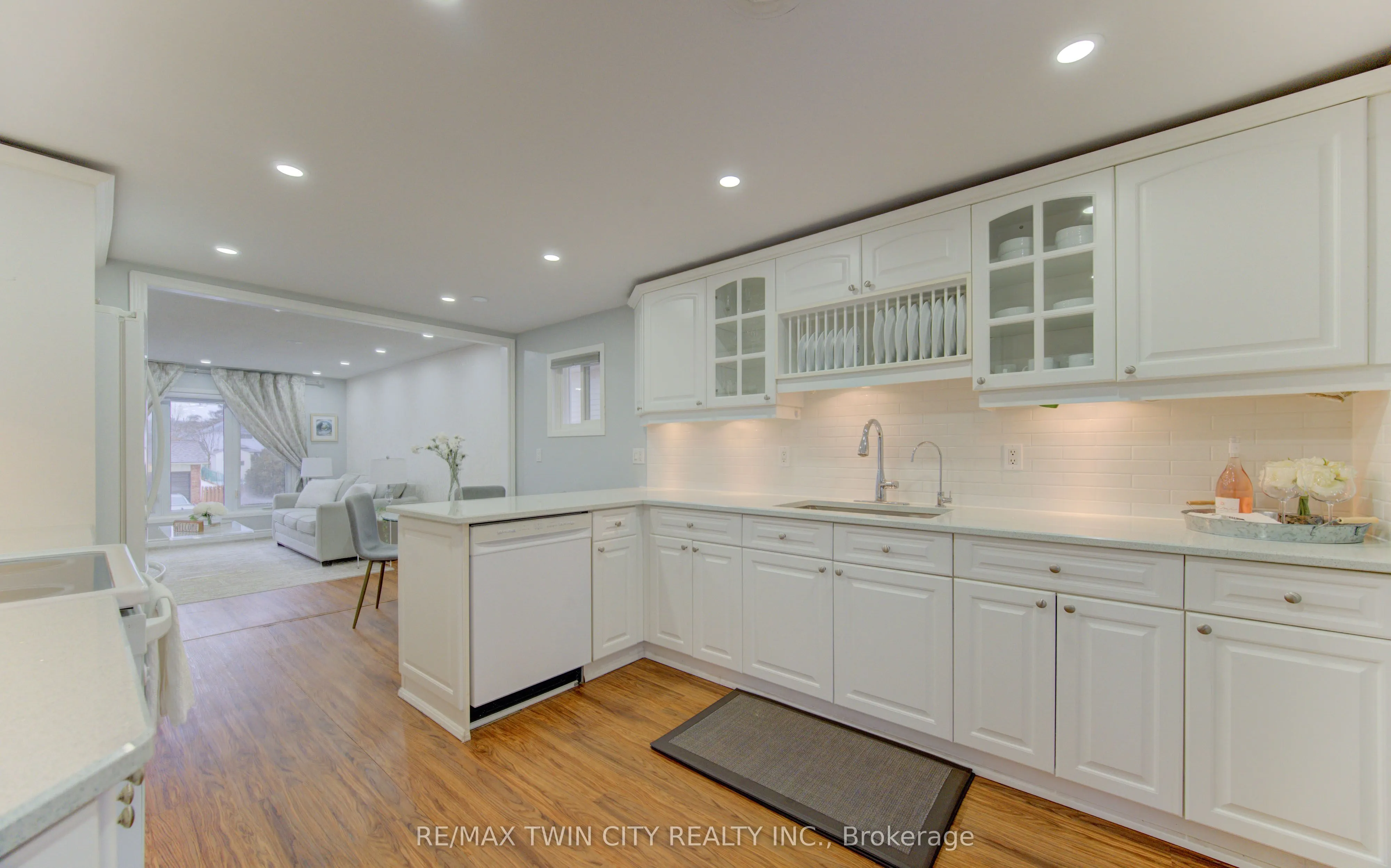 414 WOODS Lane